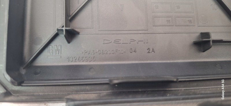Module fusibles OPEL CORSA D 13246936