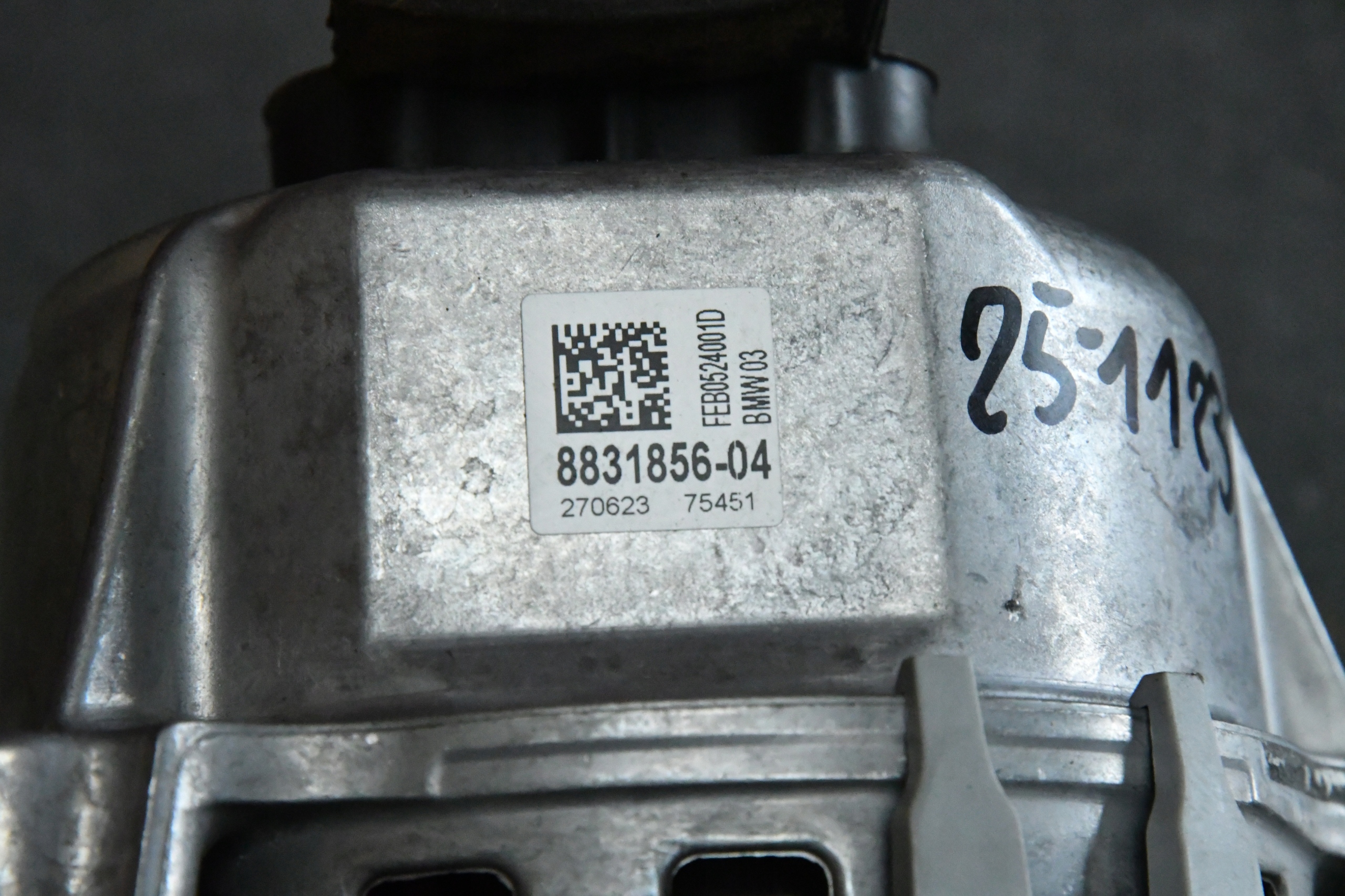 engine mount right bearing BMW 5 G60 G61 7464km 8831856