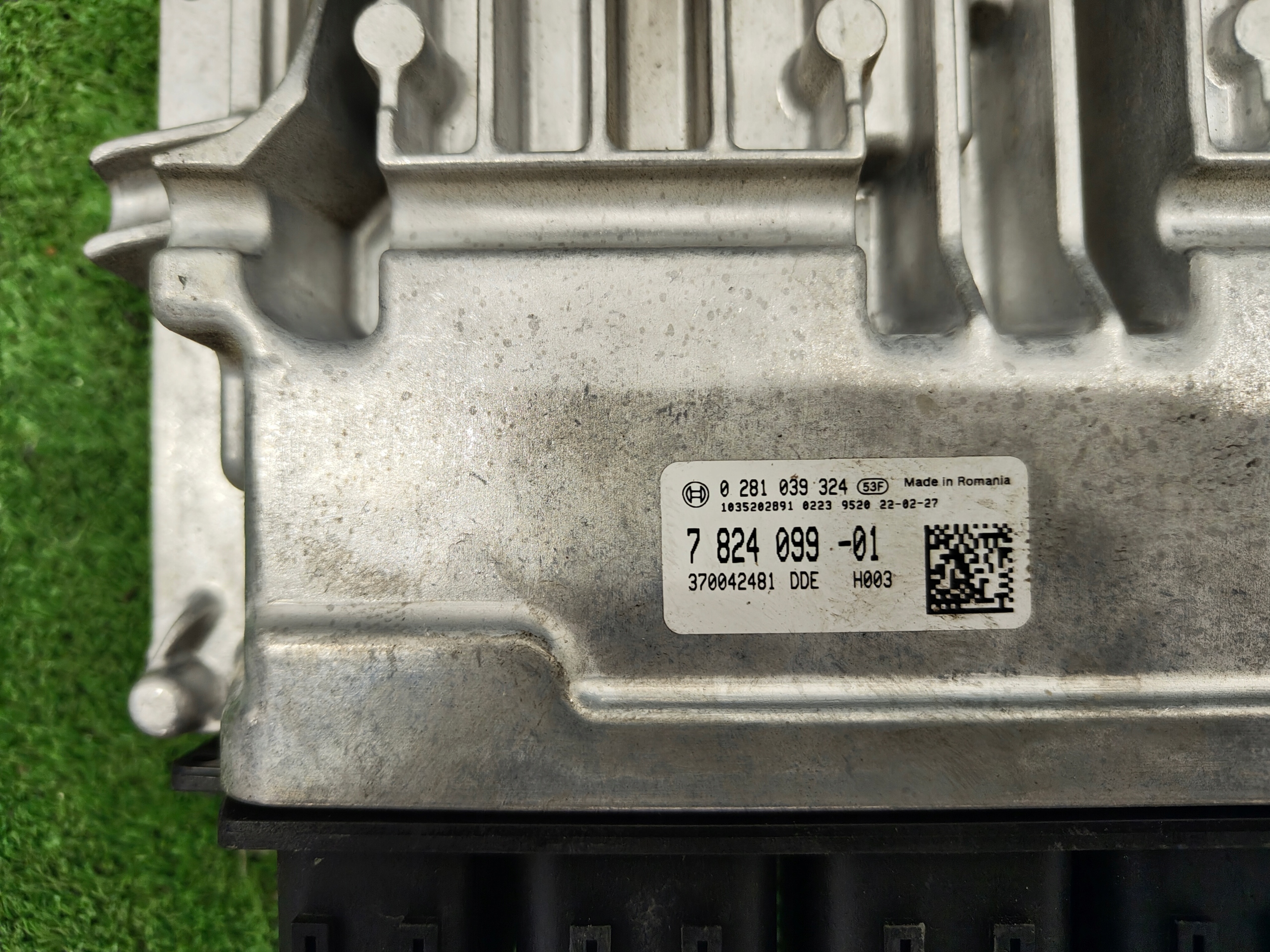 BMW computer control unit of the engine ECU 7824099