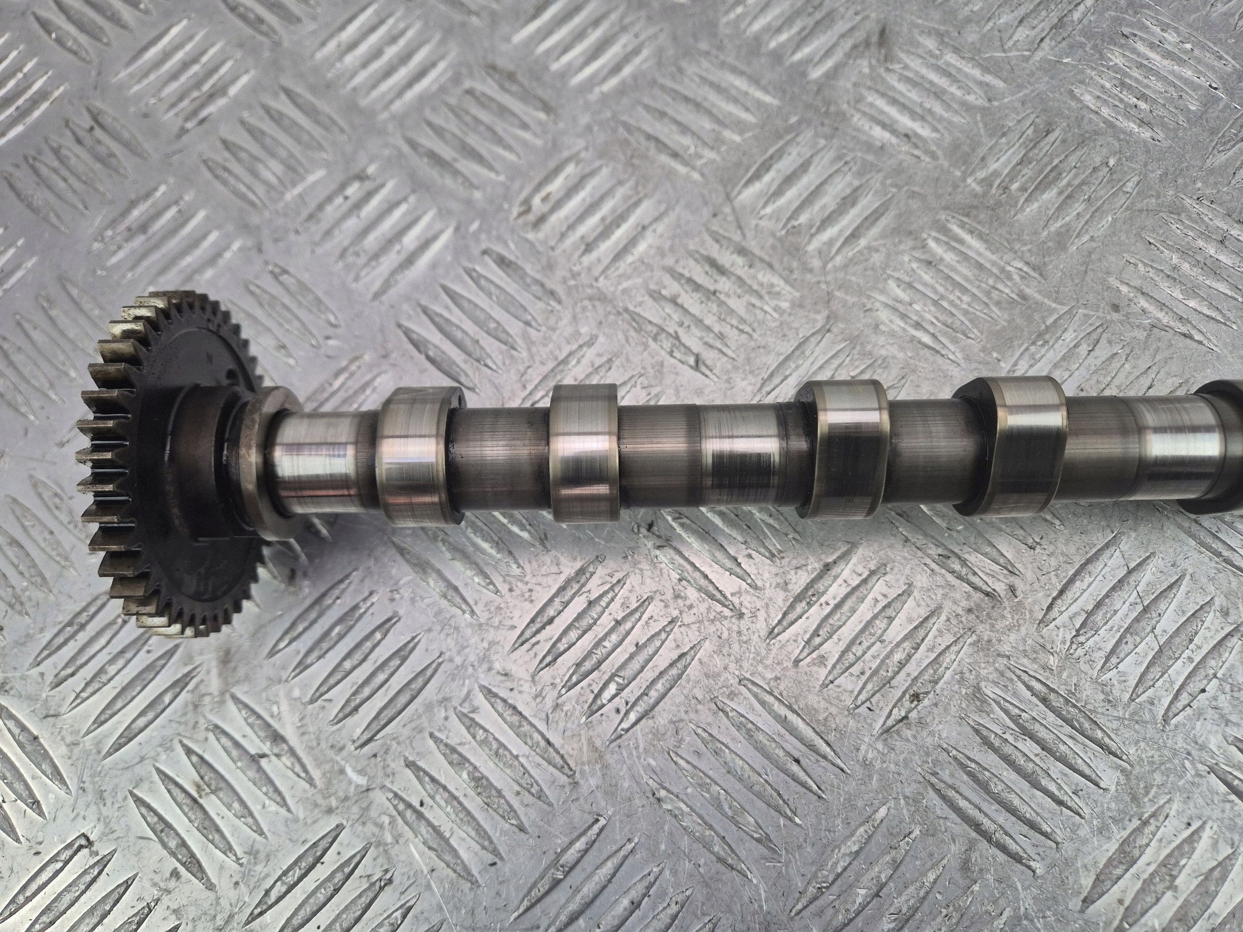 cames de la distribution porte BMW 3 E90 E91 318d 7797511 N47D20A