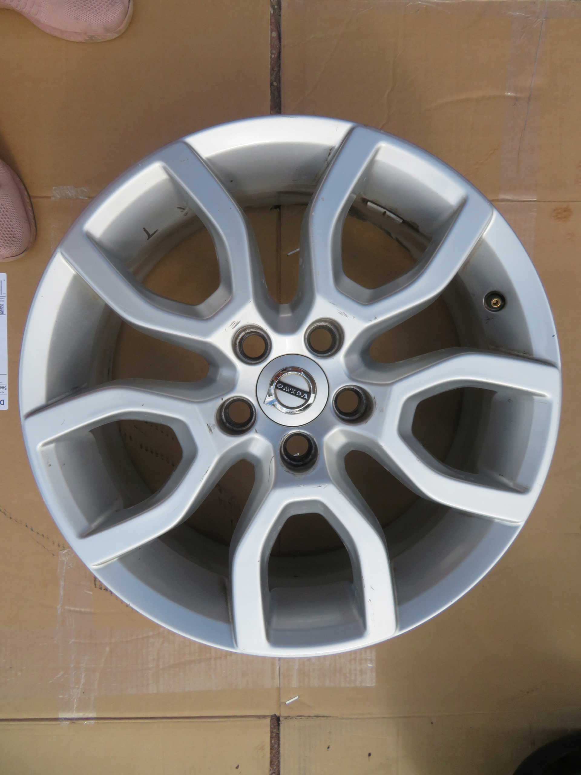 FELGA ALUMINIOWA VOLVO V40 CROSS C30 V70 31423874