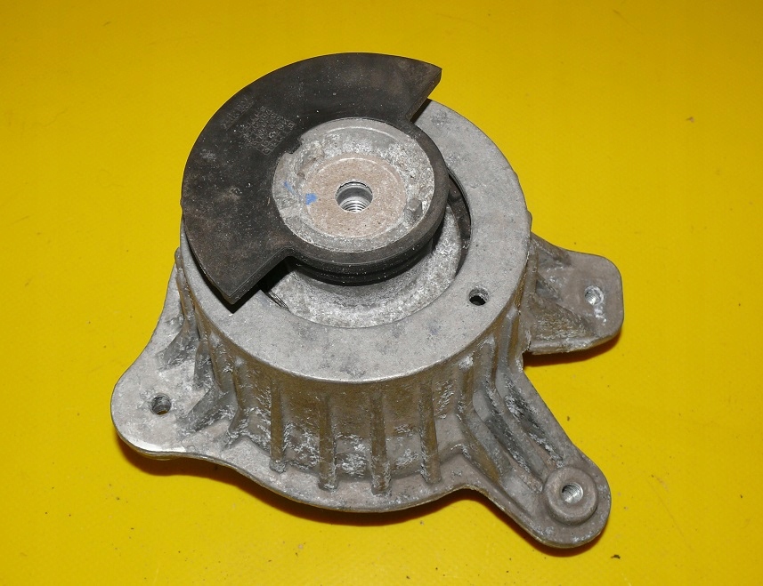 engine mount right right front MERCEDES E-KLASA W213 16r.- A2132403500