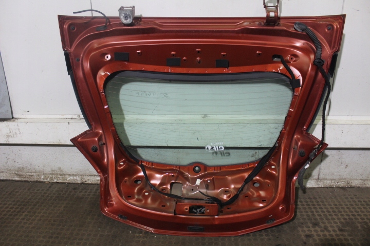 KLAPA TYLNA RENAULT MEGANE III Waga produktu z opakowaniem jednostkowym 33 kg