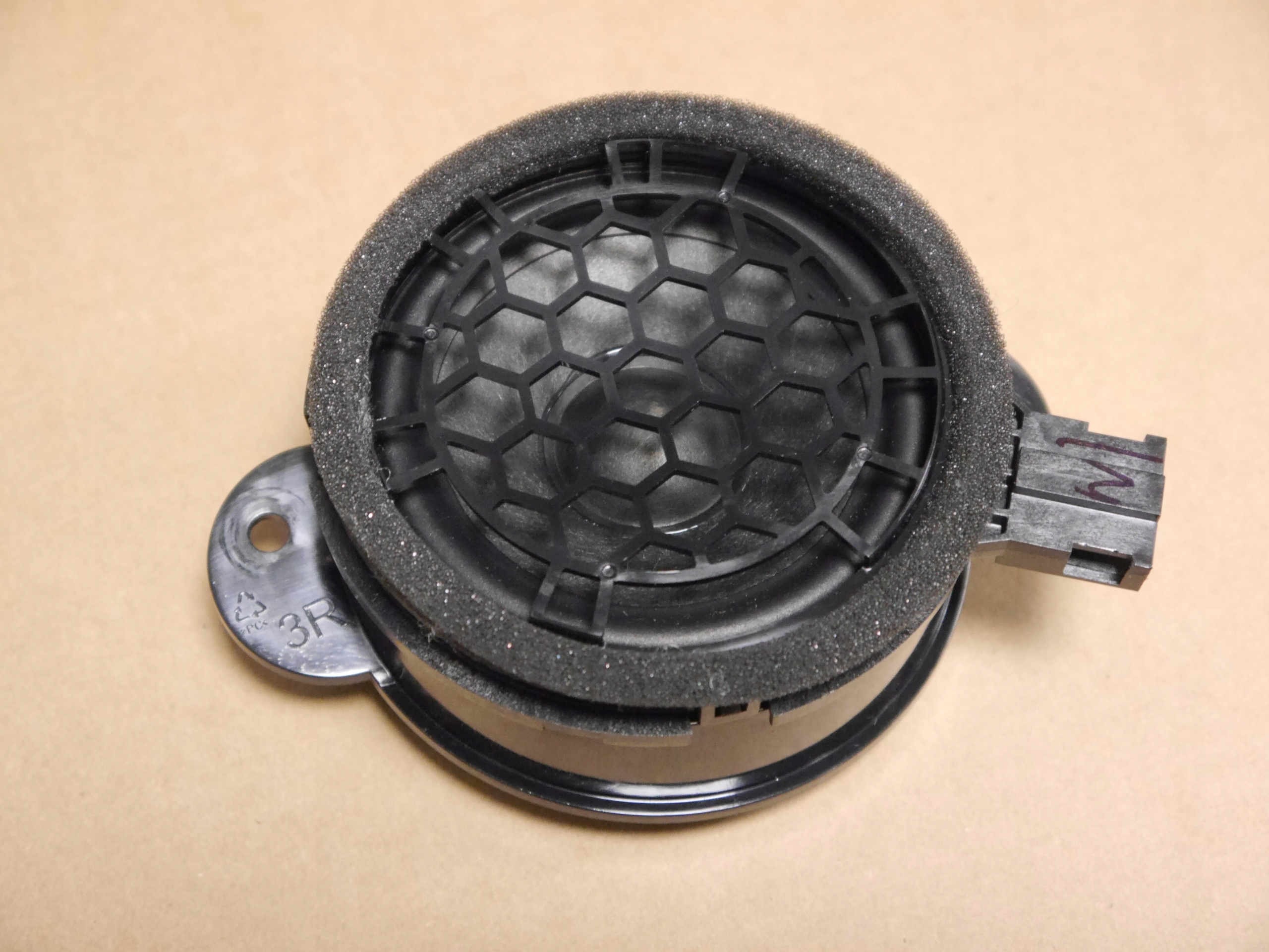 AUDI A3 8V гучномовець Bang OLUFSEN 8V3035710