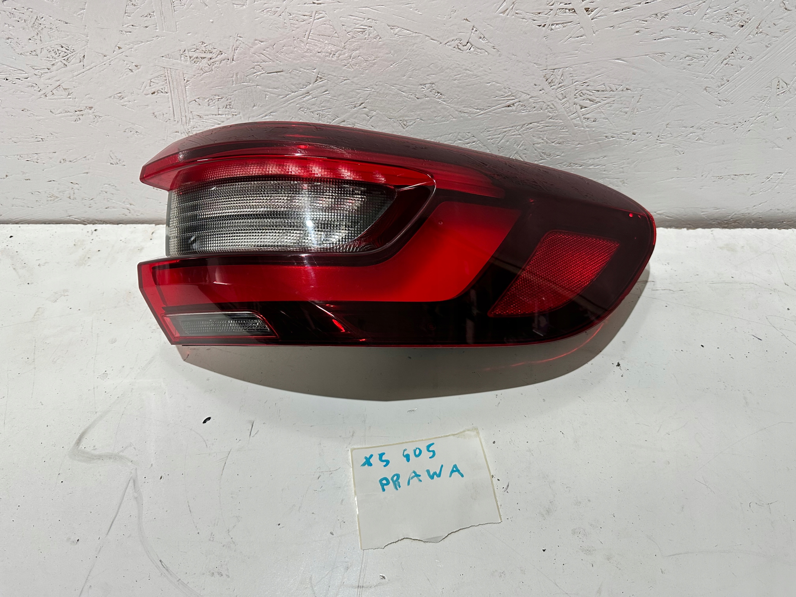 BMW G05 X5 фонарь правый led европа