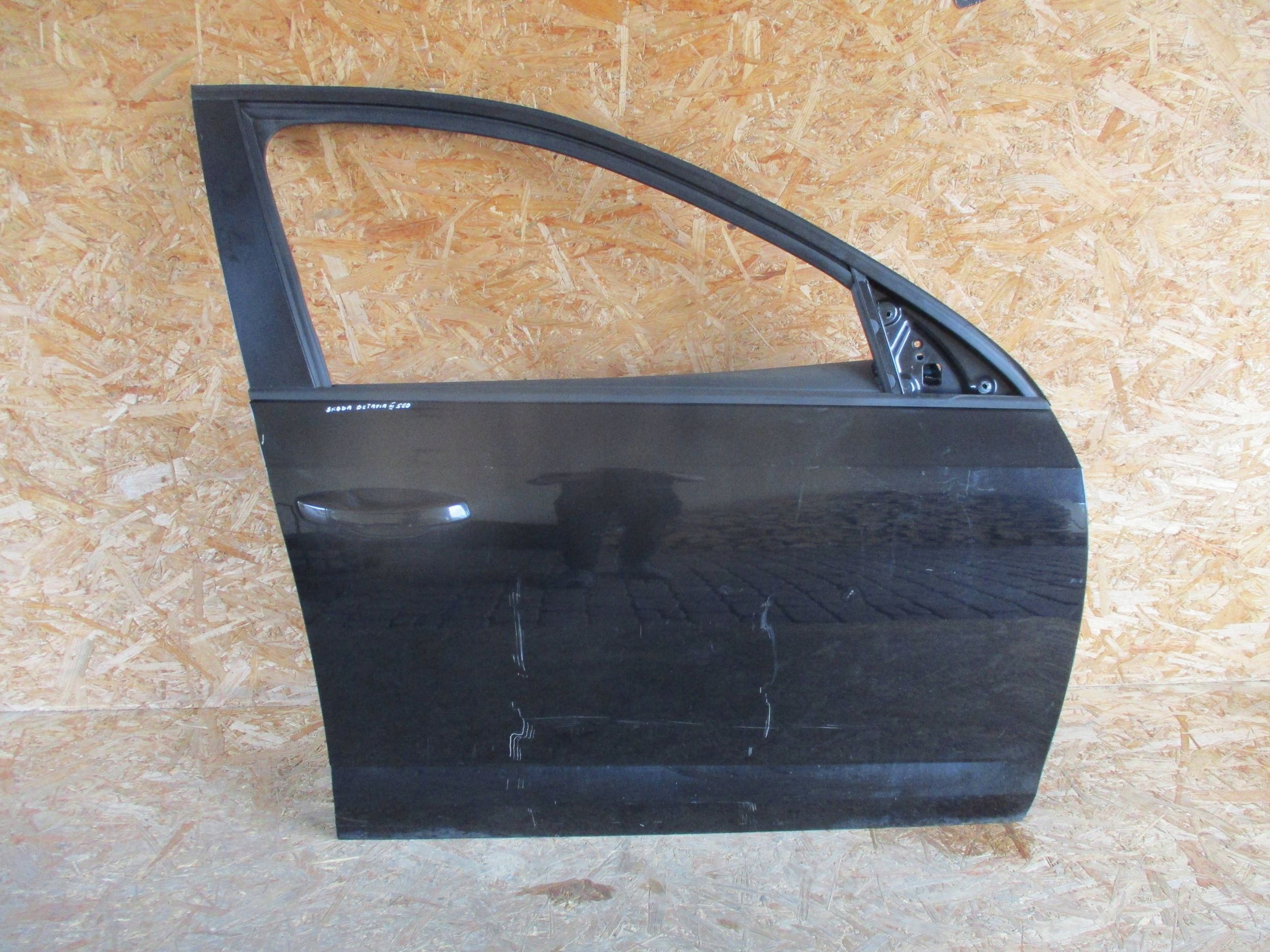 door front front right SKODA OCTAVIA III 5E0