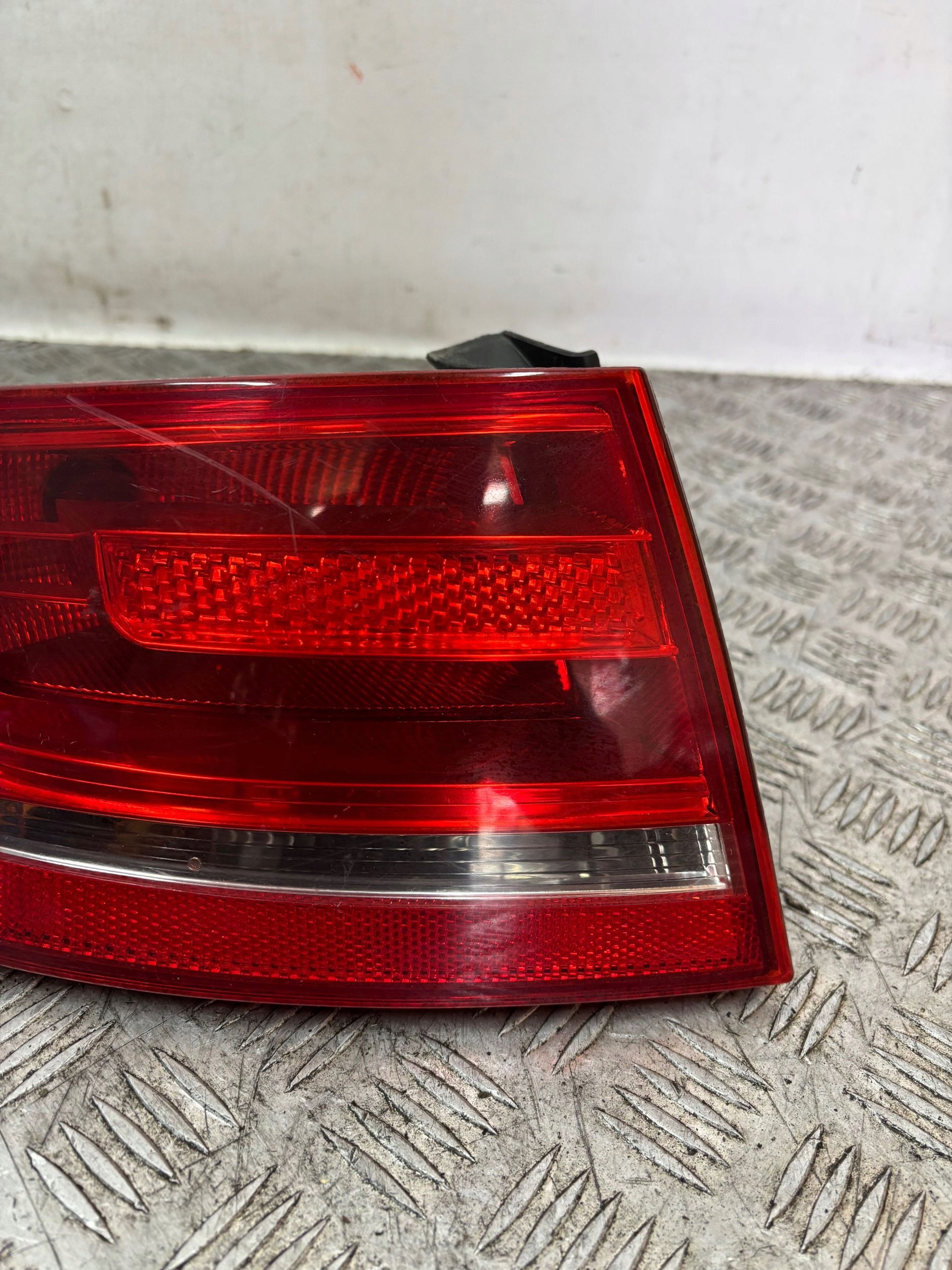 light rear part rear left AUDI A4 B8 sedan 08