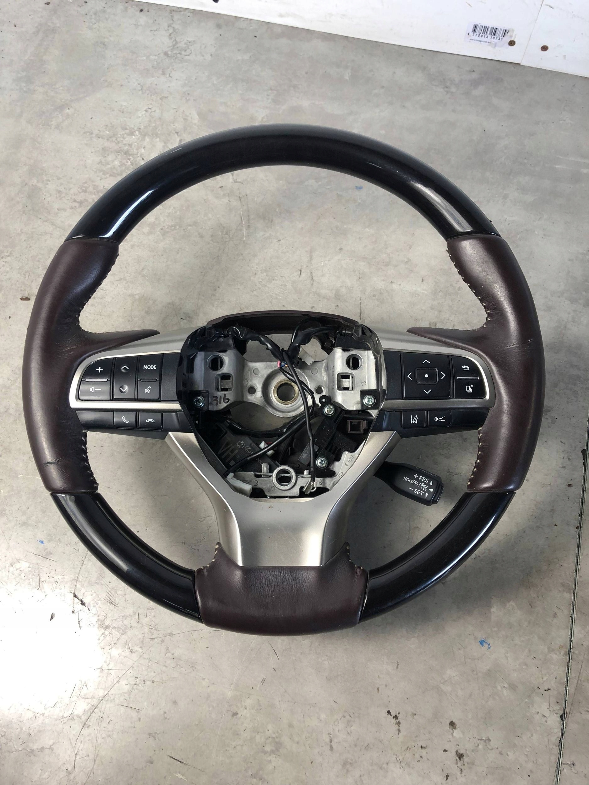 рулевое колесо lexus NX RX IV 450 H 864A1-48011