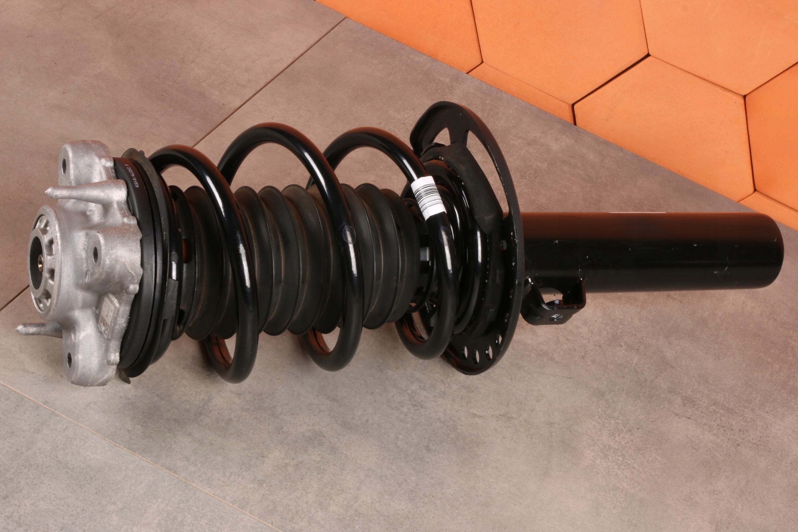 BMW i4 G26 eDrive35 eDrive40 shock absorber left front front 5A04C37 29 km!!