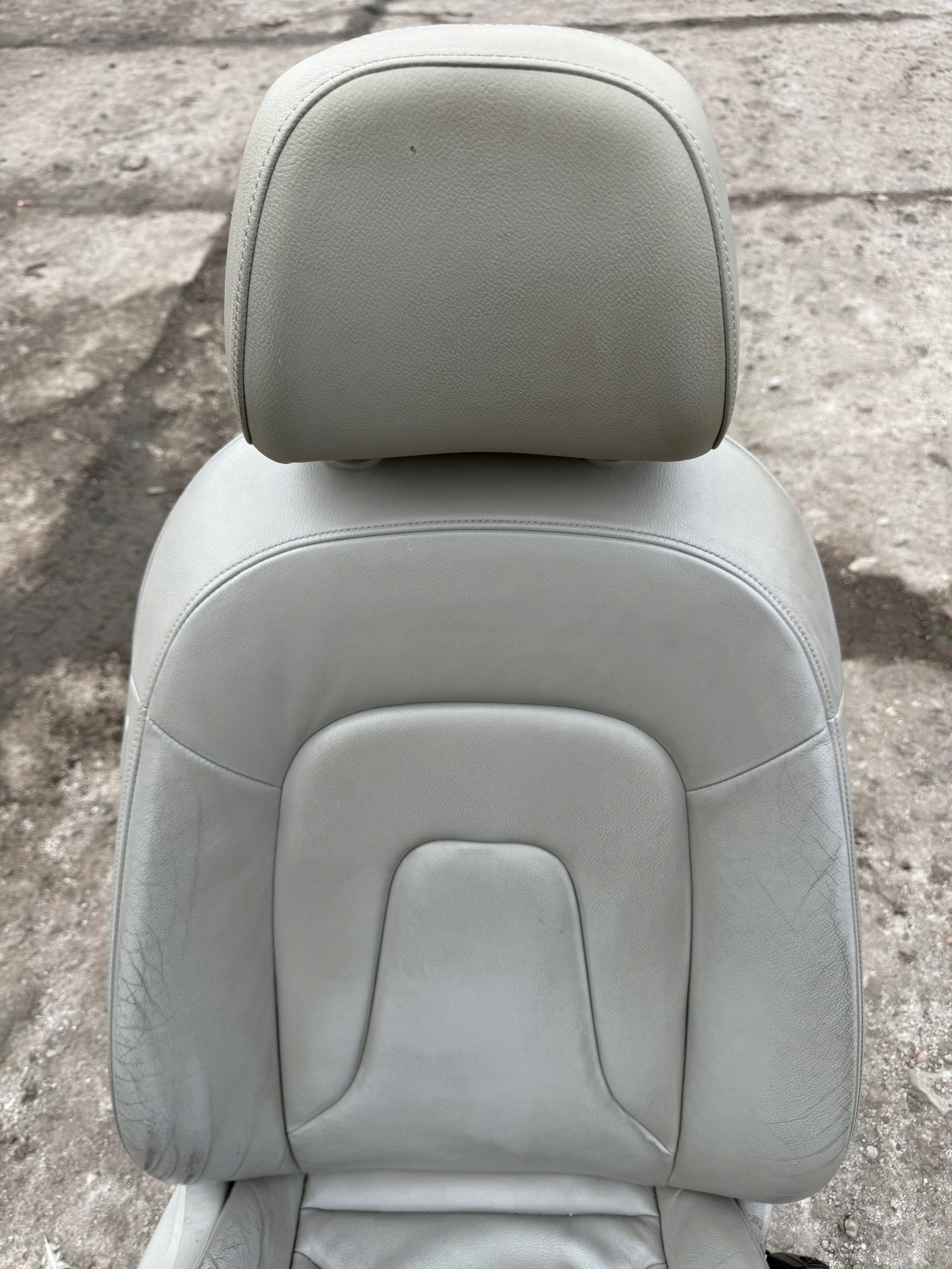 AUDI A4 B8 seat right front front of the passenger leather GRZANY