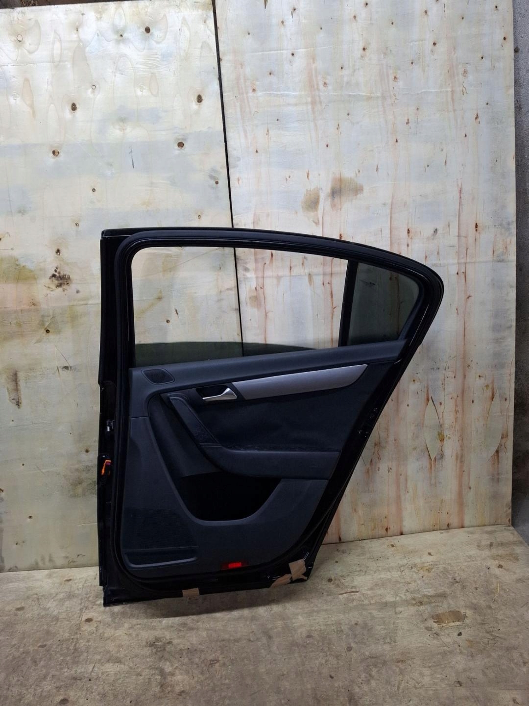 door rear part right side Volkswagen Passat B7 2011