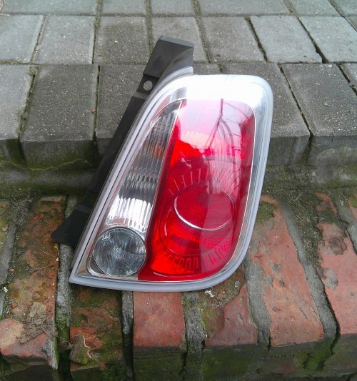 LAMPA TYŁ TYLNA PRAWA FIAT 500 07-15 HB ORYGINAŁ
