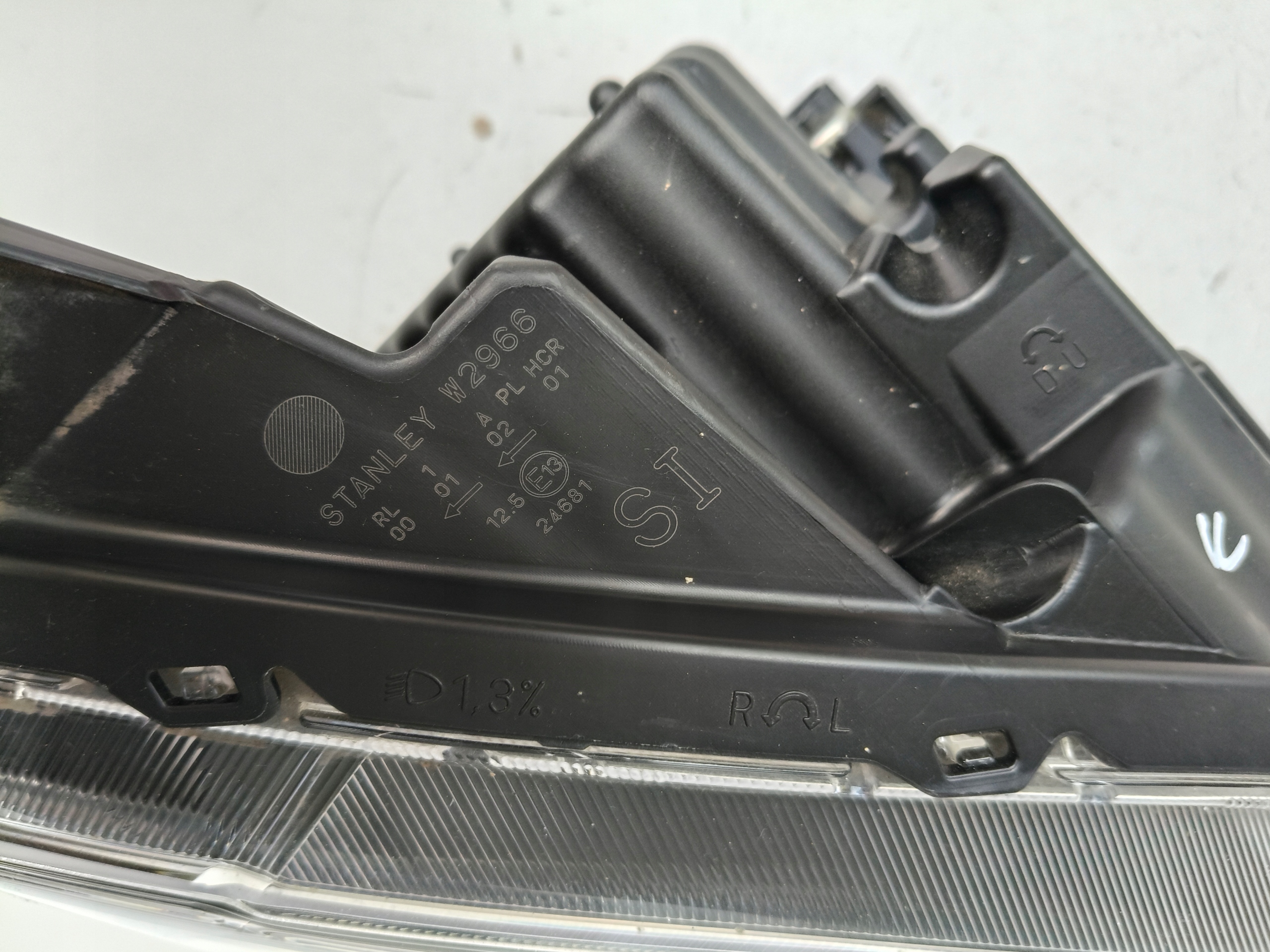 light right REFLEKTOR SUZUKI SWIFT MK8 17- FULL LED
