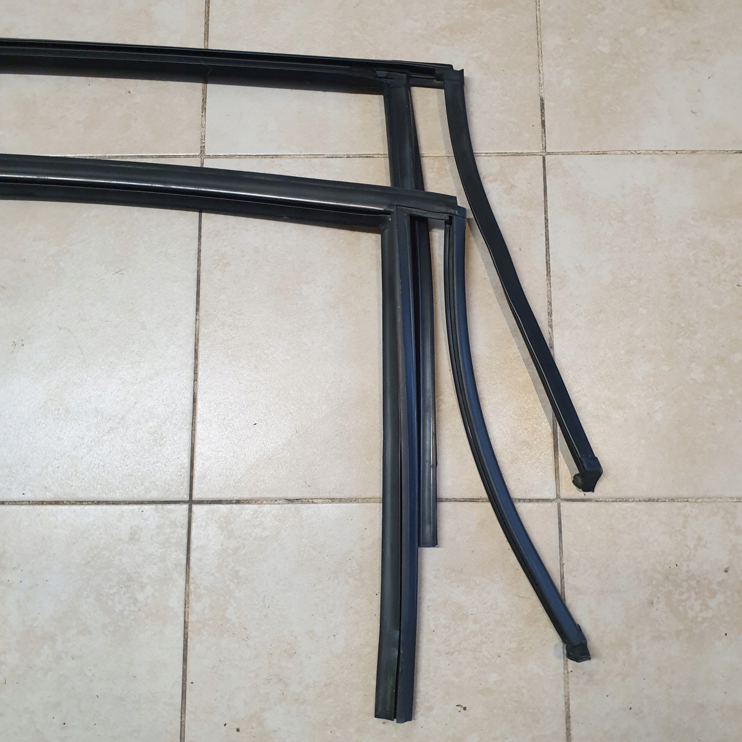 gasket PROWADNICA windows left right BMW 1 E87 EU