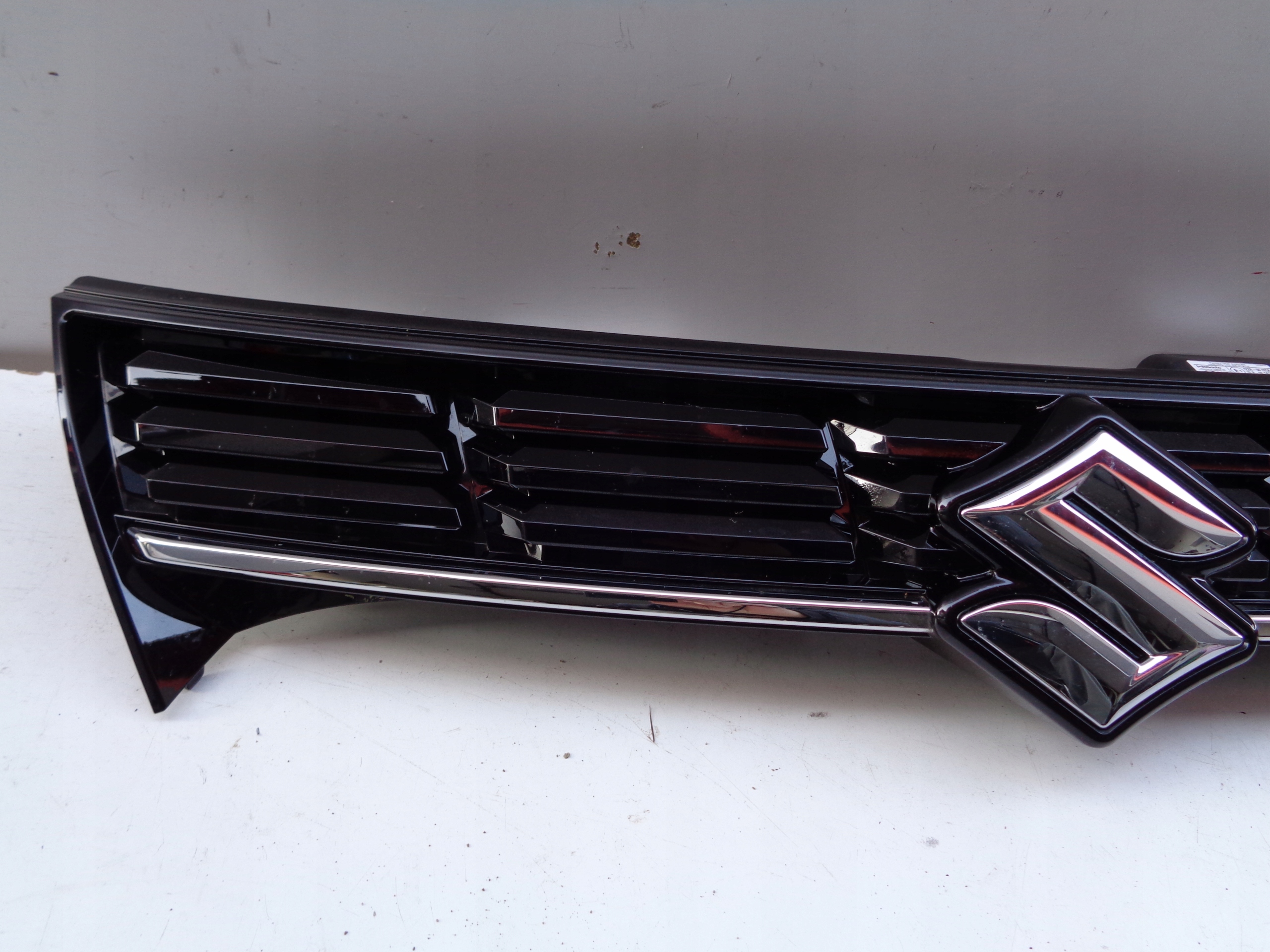 Grille SUZUKI VITARA III 24- LIFT