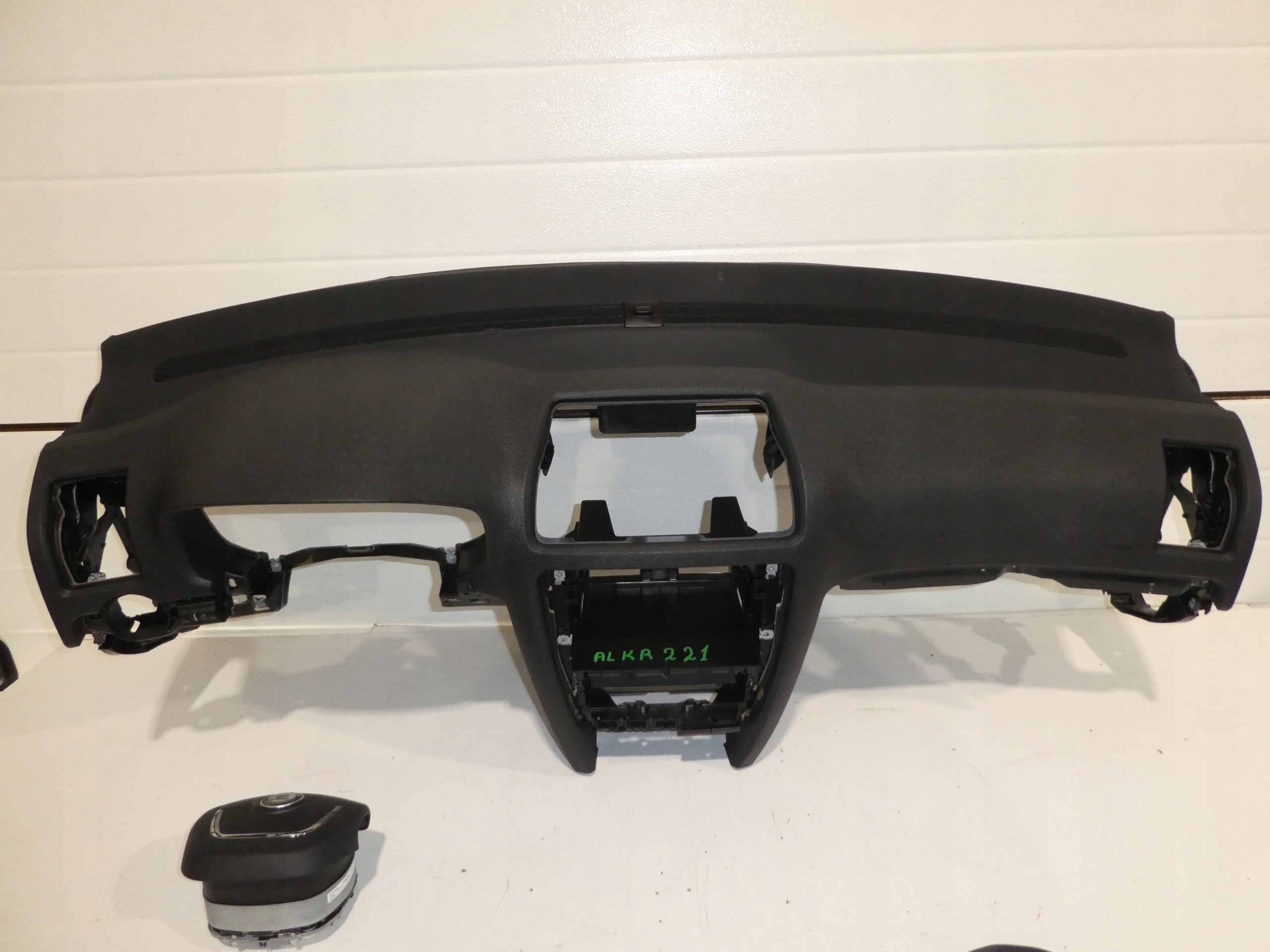 SKODA OCTAVIA II dashboard cockpit console airbag