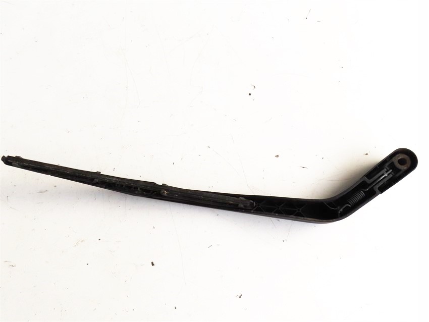 RAMIĘ TYLNEJ WYCIERACZKI TOYOTA YARIS II 2006-2011 ROK Numer katalogowy części FDHUJXBVSH-DBVCDHGD