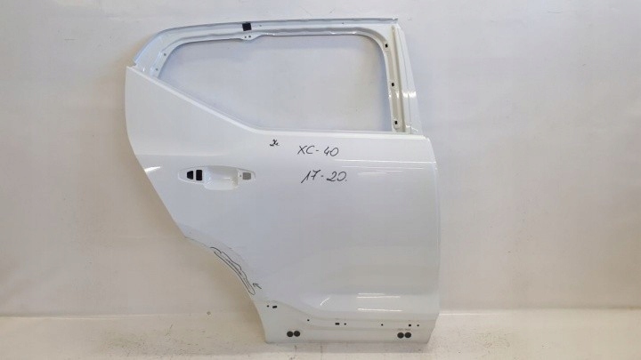 VOLVO XC-40 2017 DRZWI PRAWE TYŁ