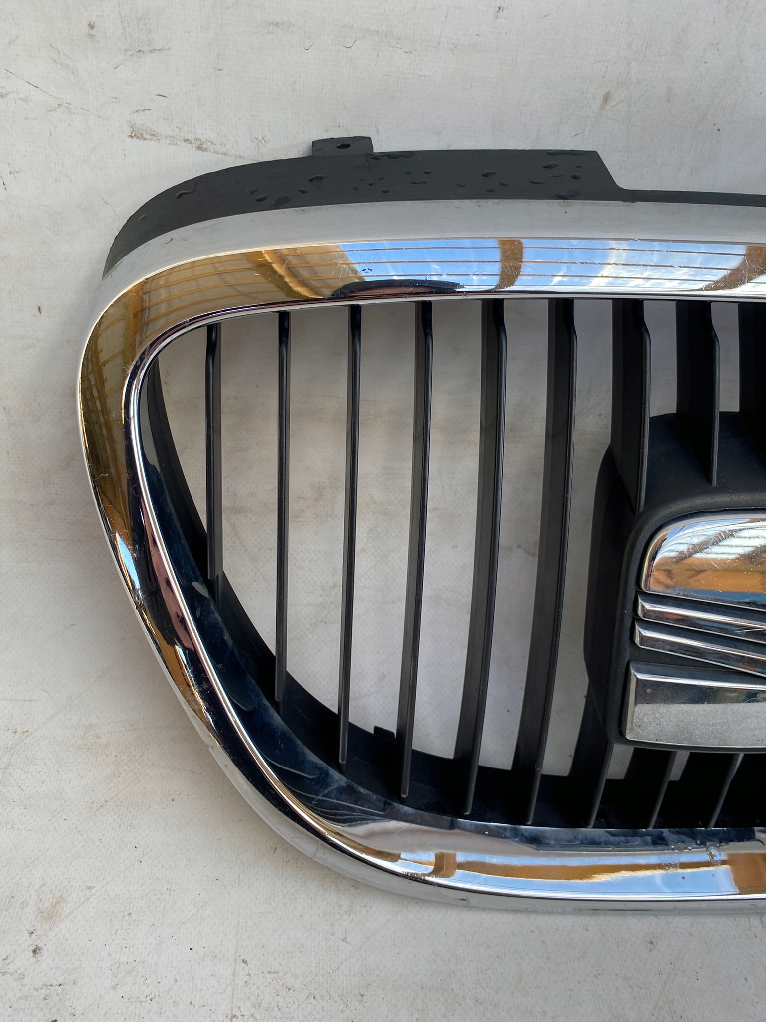 SEAT LEON 2 II LIFT 08- front PREKLADgrill grid 1P0853654A
