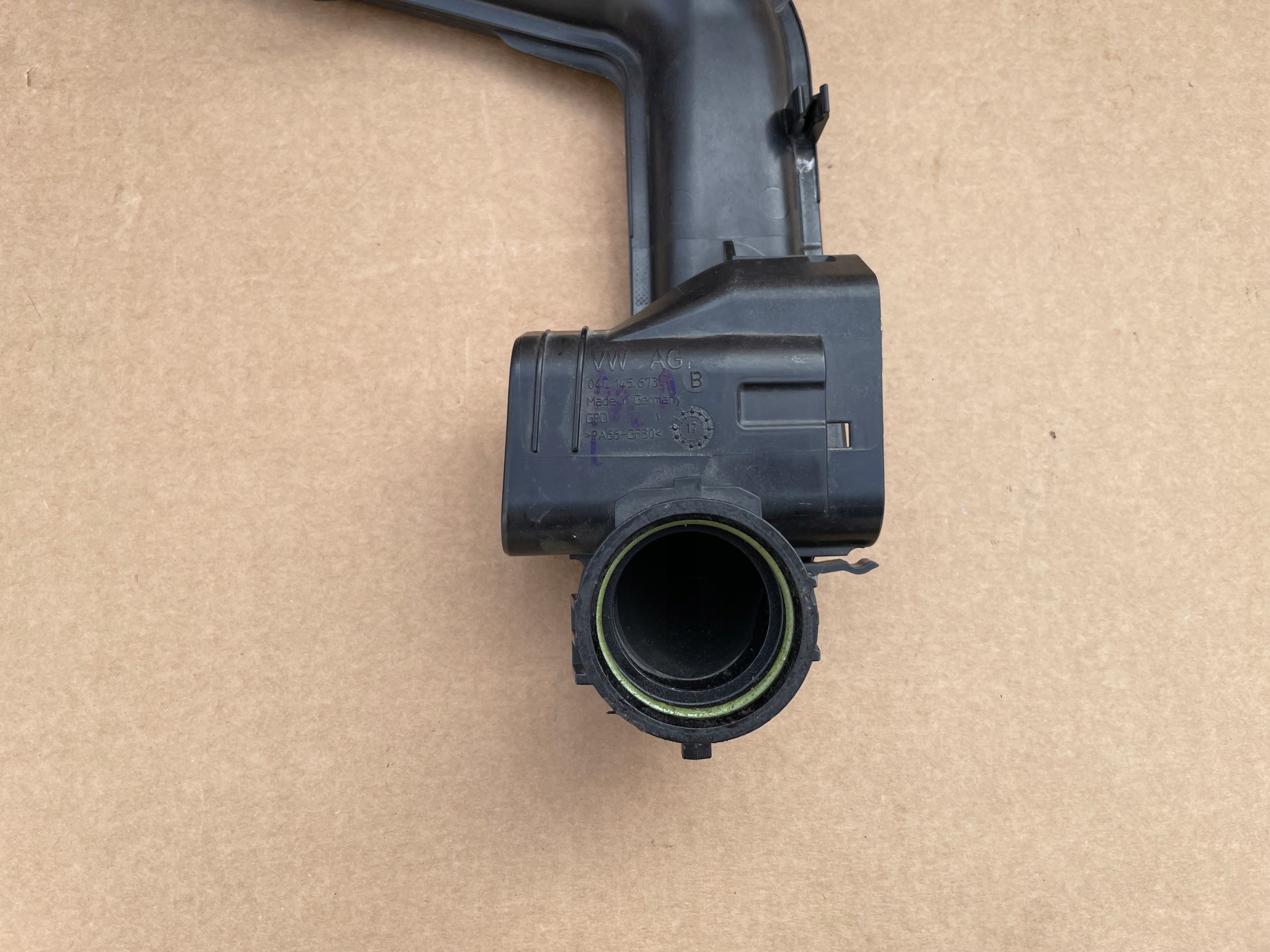 pipe VW SKODA AUDI as new original 04C145673B