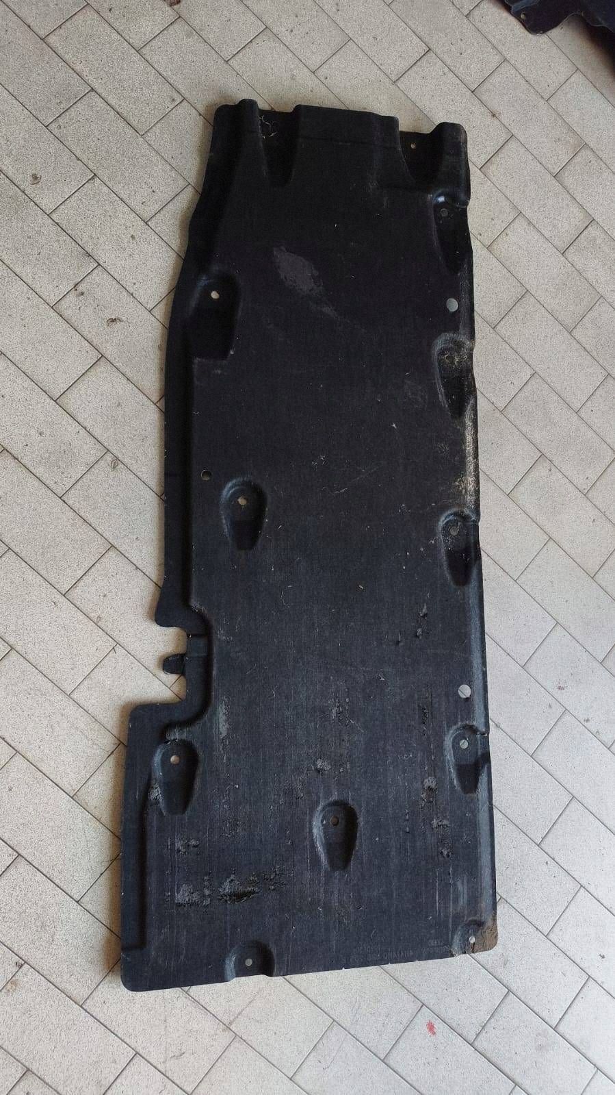 cover chassis side Audi A8 S8 D4 4H 4H0825205B 4H1/4H0825205B
