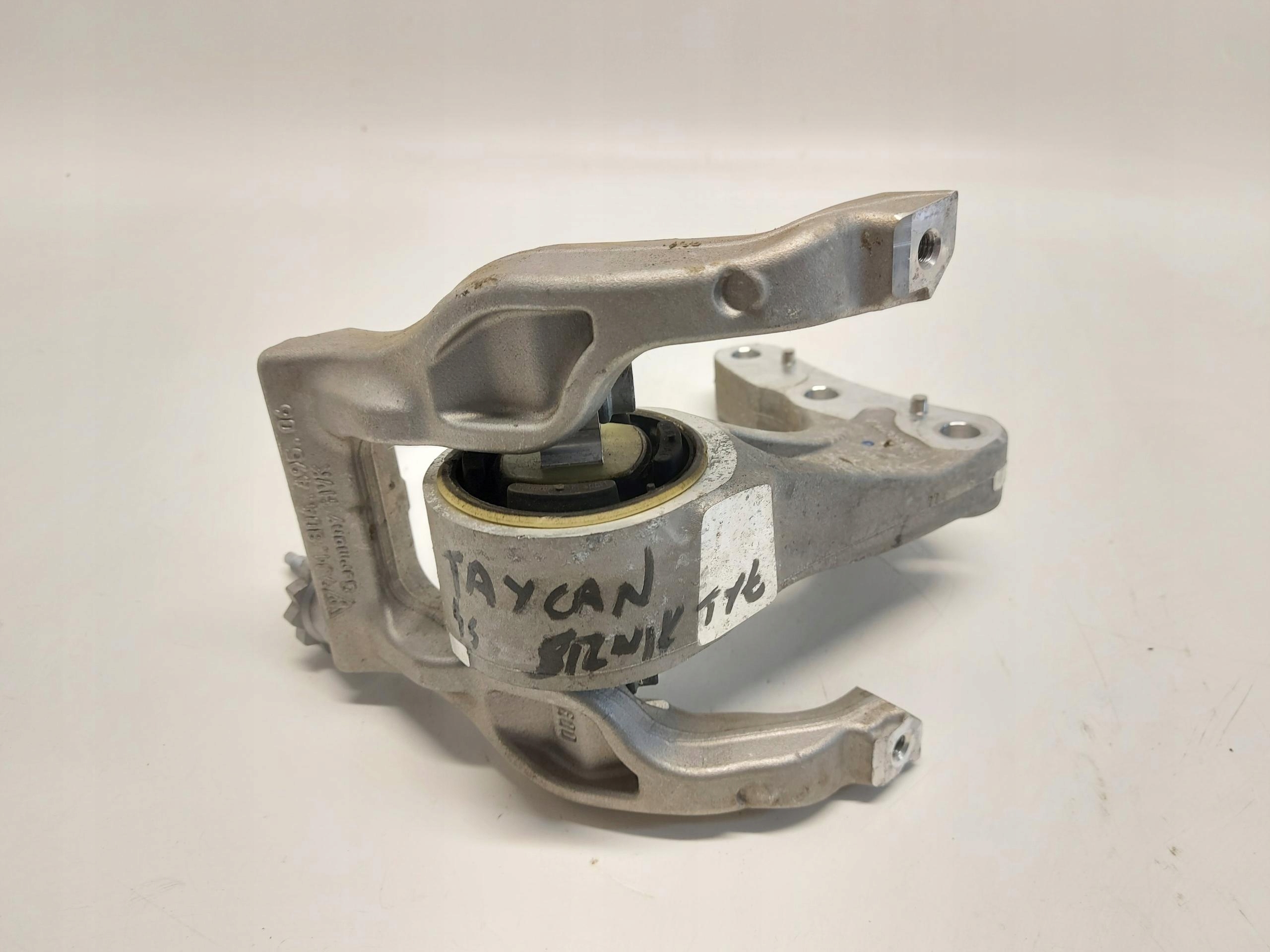 Porsche Taycan GTS 9J1 2021r support rear part 9J1804495
