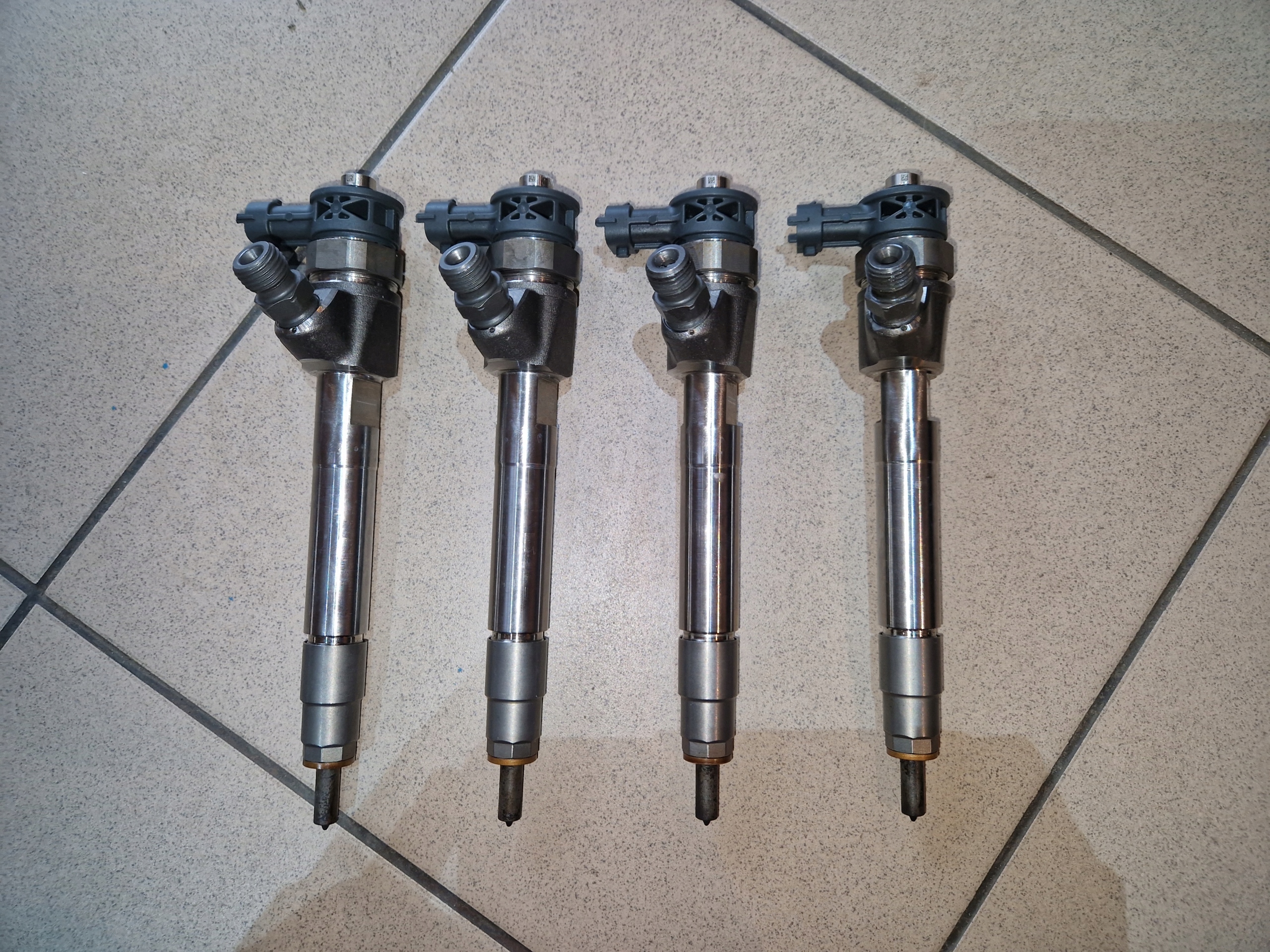 nozzle injector JEEP FIAT 1.6M-JET 0445111125