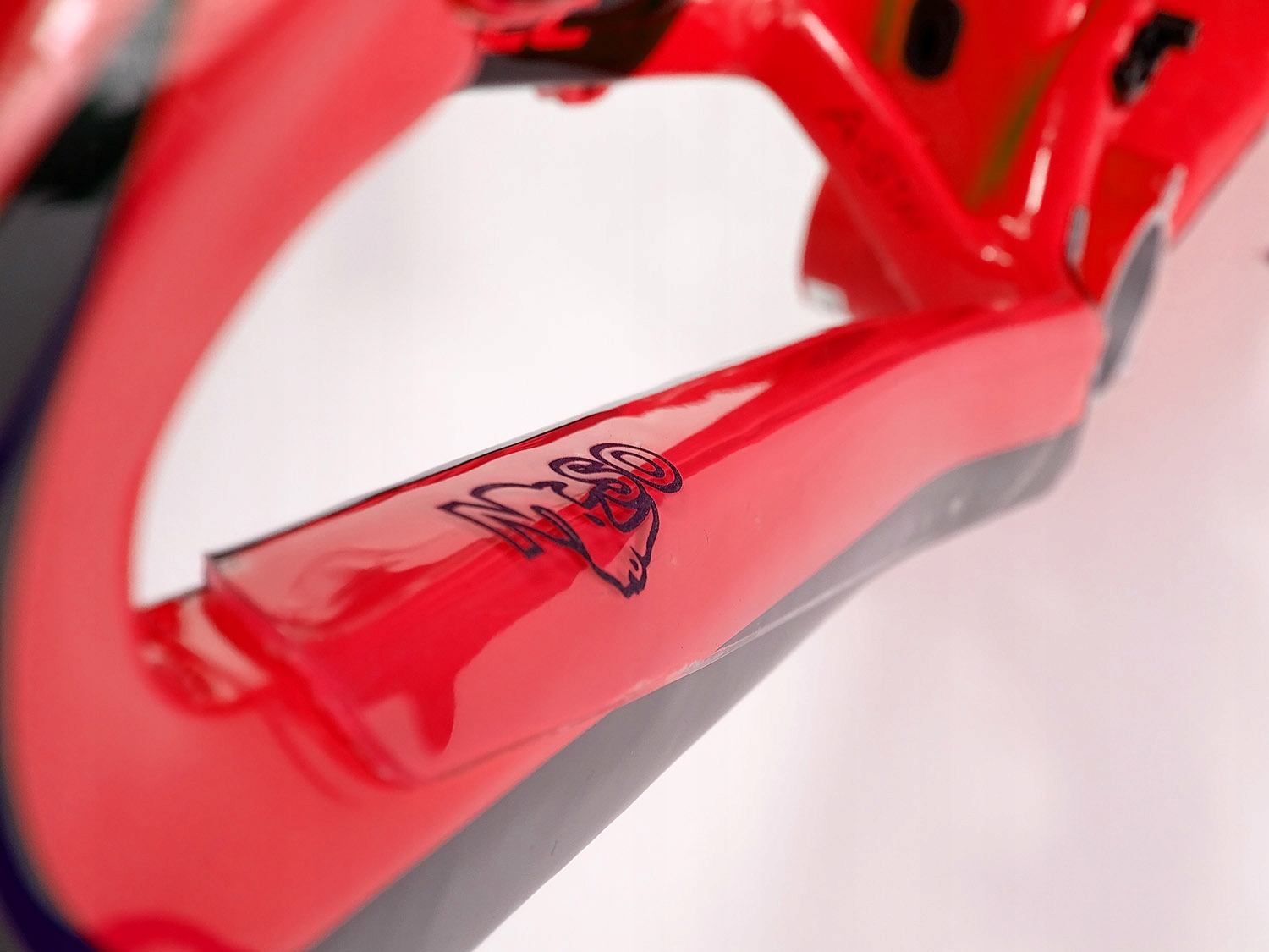 

Osłona ramy roweru pod łańcuch z pow. absorbującą