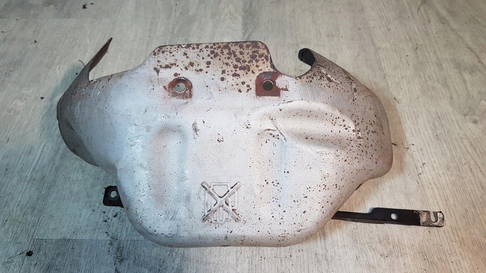 OSŁONA KOLEKTORA WYDECHOWEGO VW POLO 6N 1.4 8V