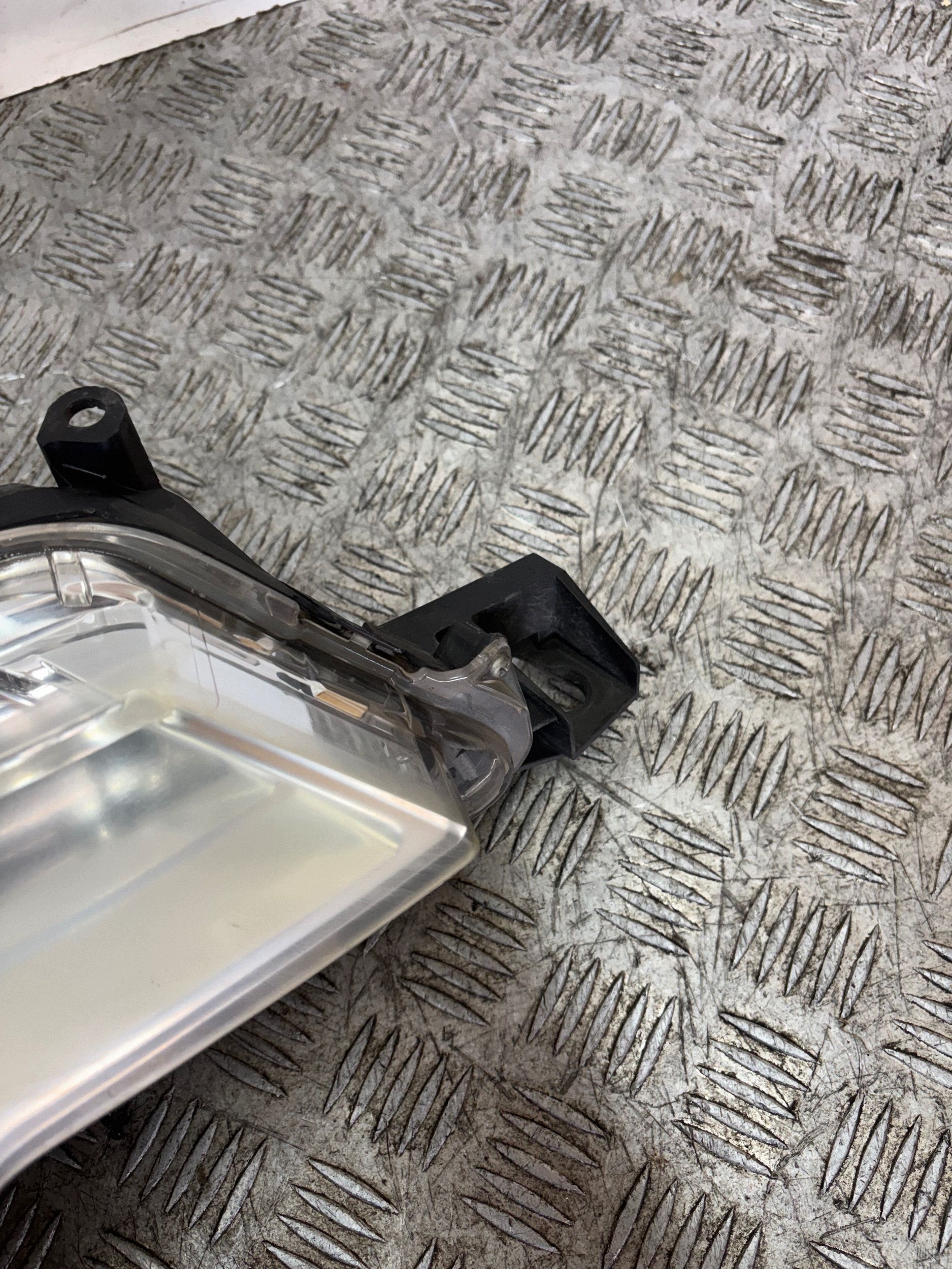 REFLEKTOR light right CITROEN C-CROSSER