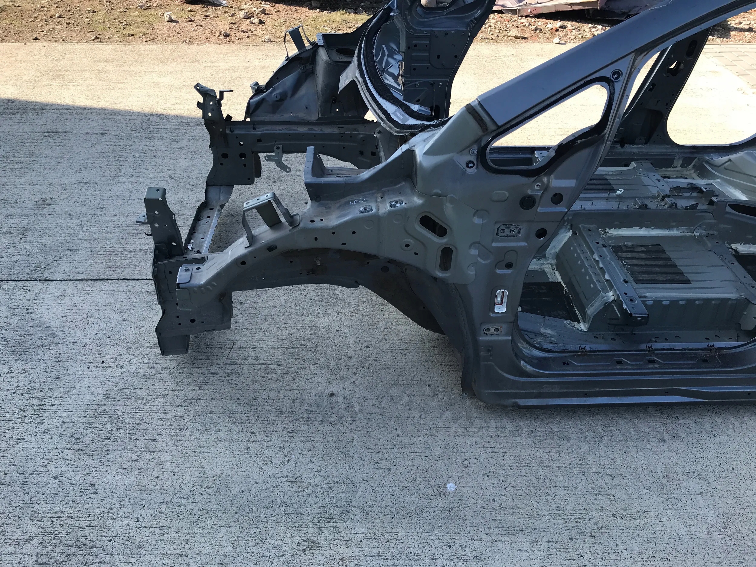 NISSAN LEAF II 2 2021 2022 2023 ЧЕТВЕРТЬ ЛОНЖЕРОН ЛЕВЫЙ ПЕРЕД ПЕРЕДНЯЯ