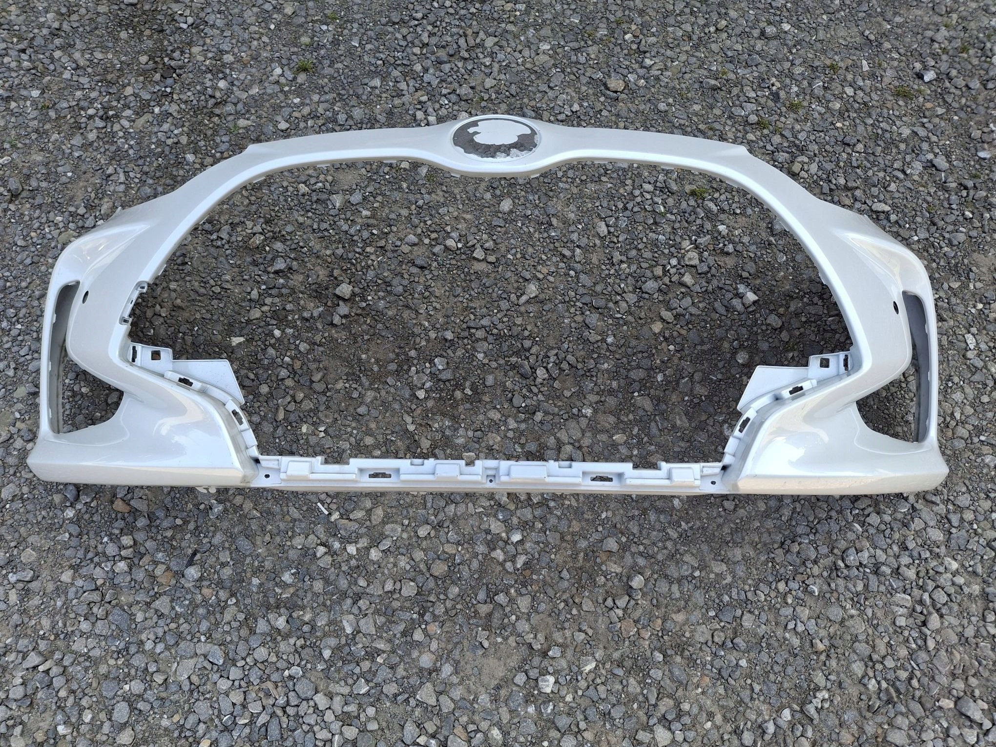 Frontstoßstange TOYOTA YARIS IV 2020R->