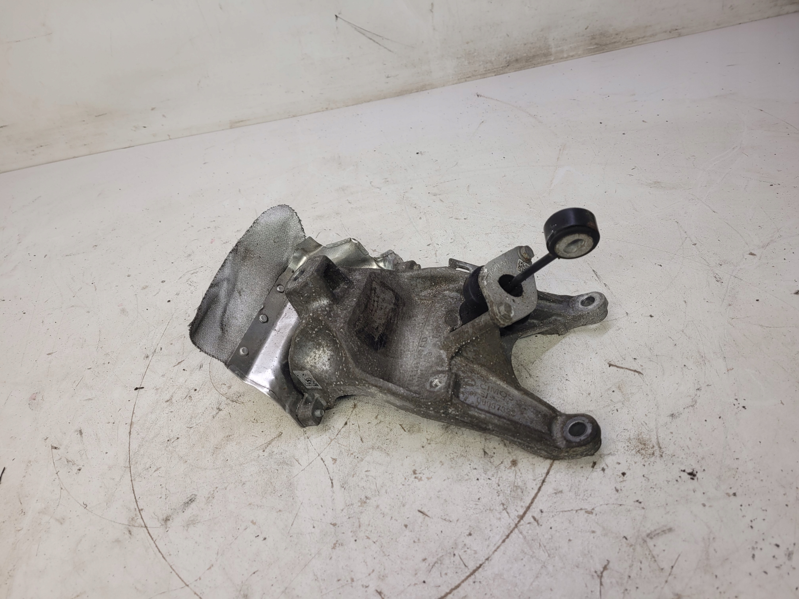 engine mount right AUDI A4 B9 A5 4M0199308AD