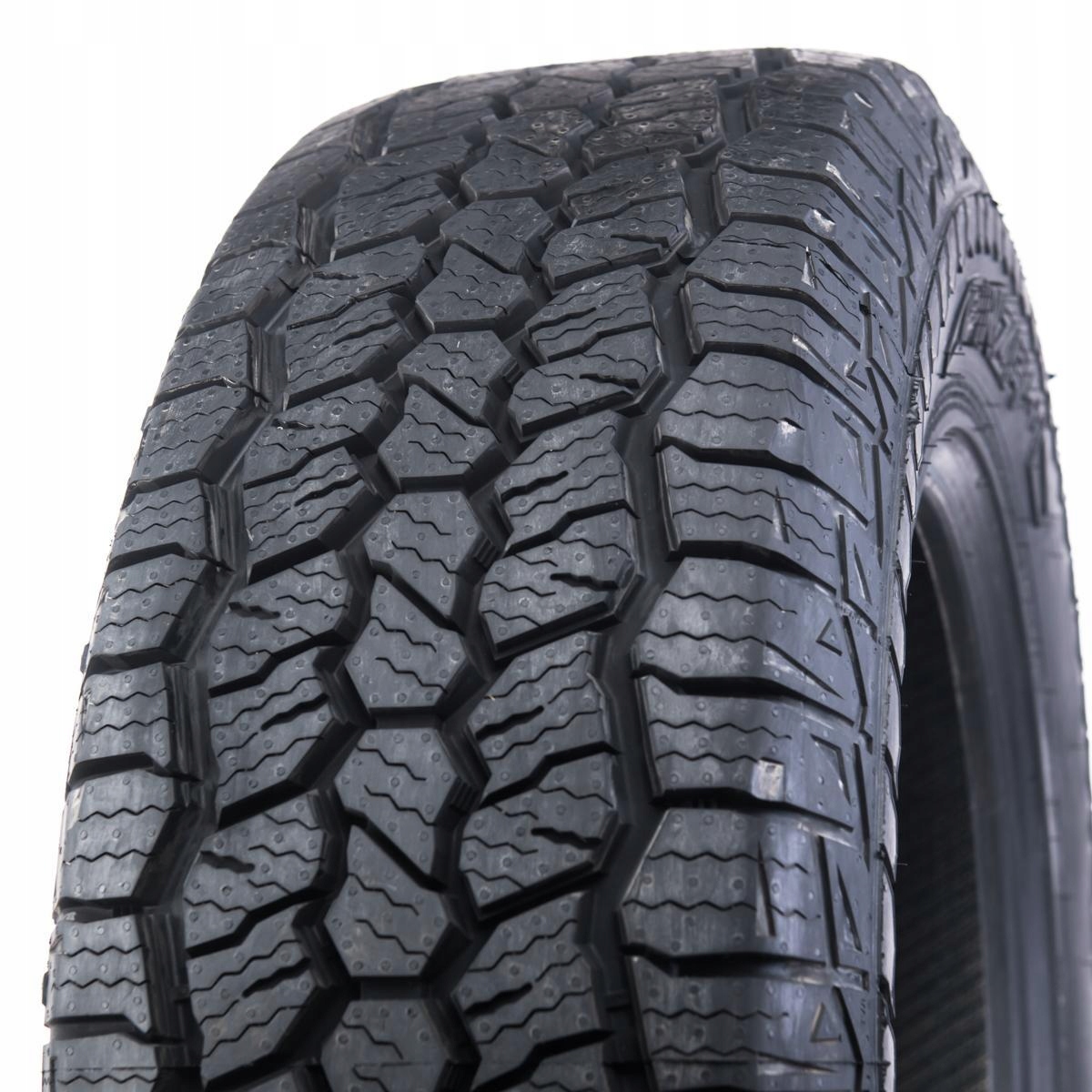 2x CELOROČNÁ PNEUMATIKA 225/75R16 Vredestein Pinza AT