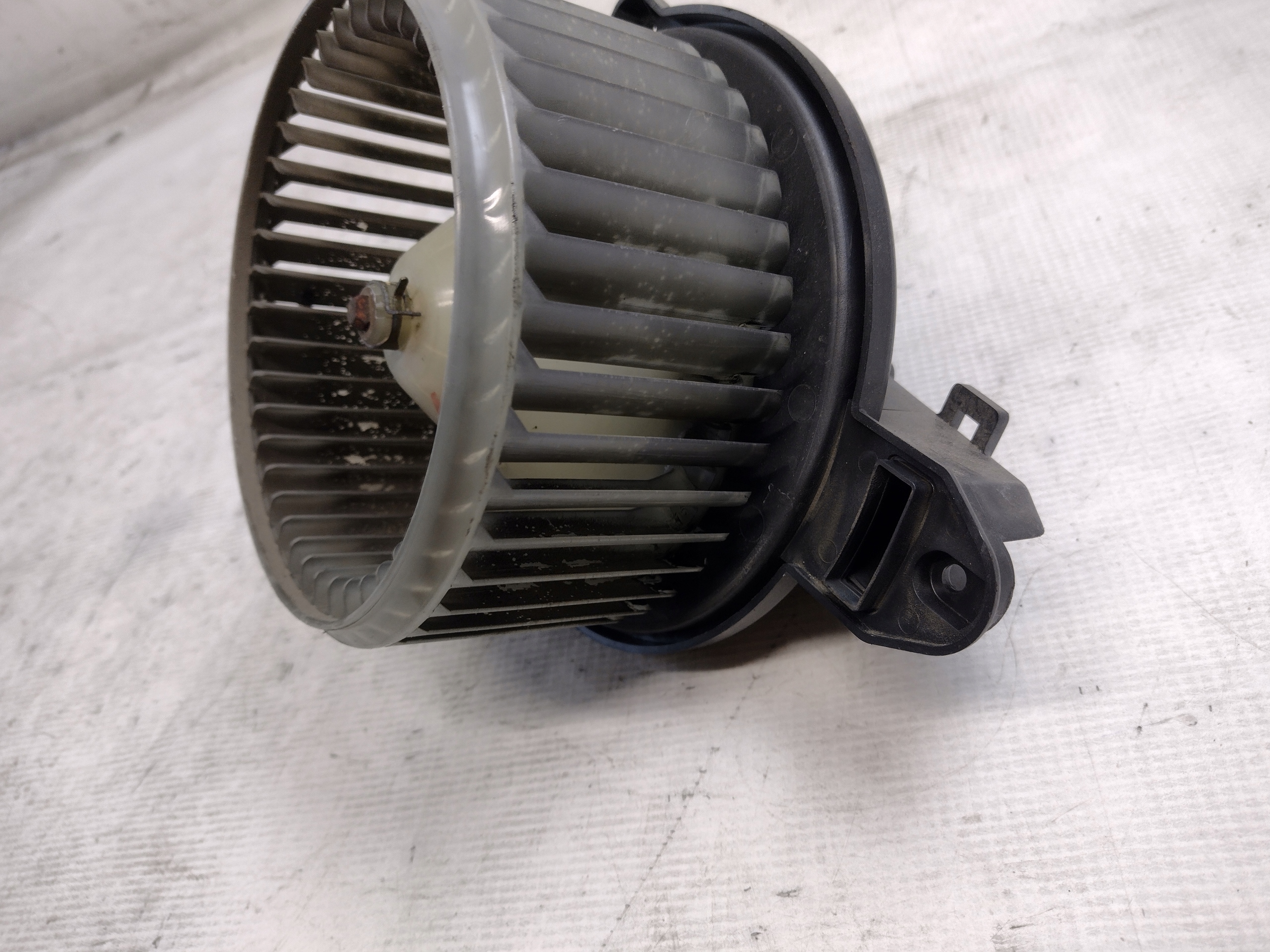 ventilátor tOPENÍ klími Audi A6 C5 2,8B 4B1820021