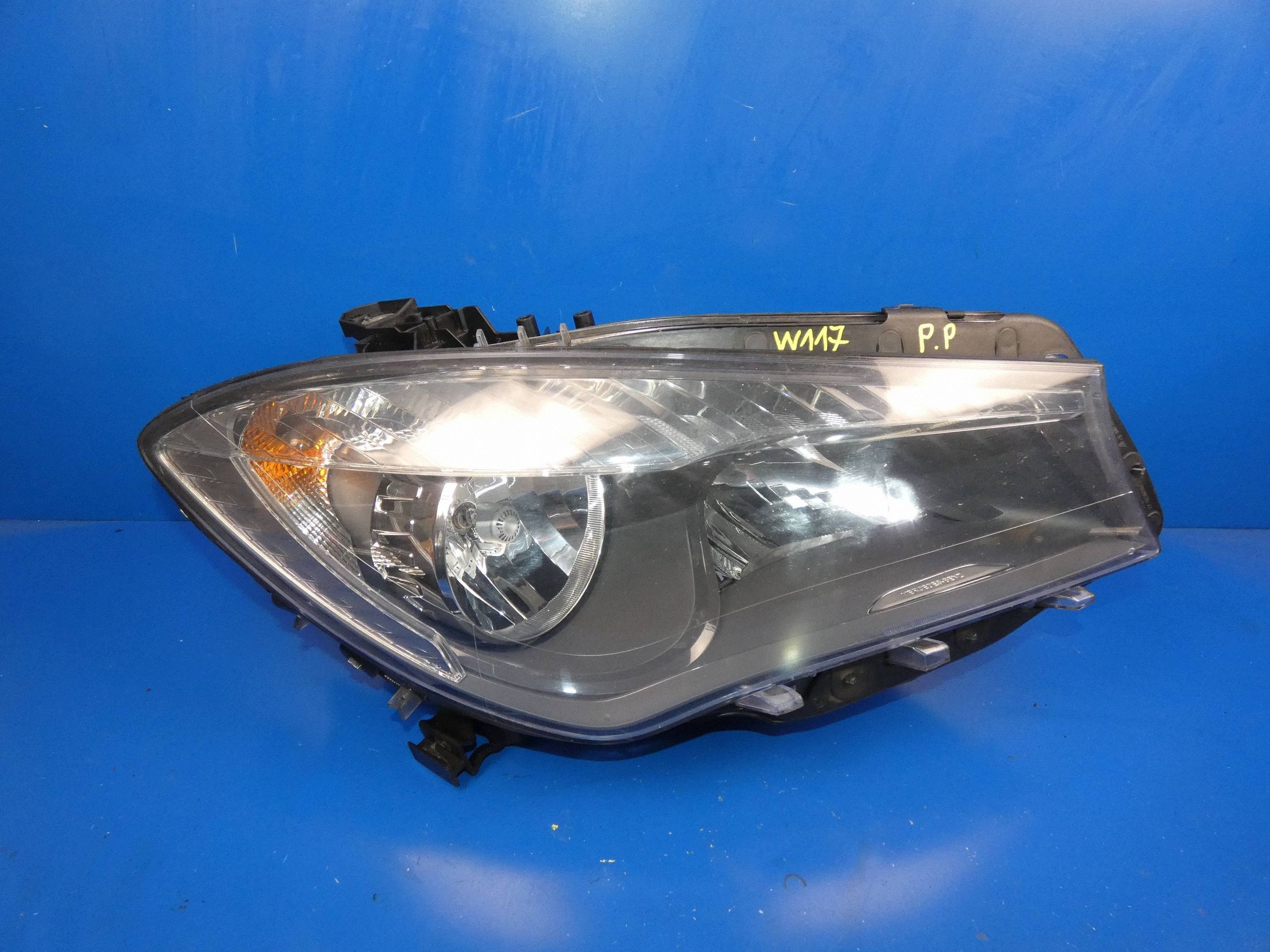 MERCEDES CLA W117 light right right front front WERSJA ANGIELSKA