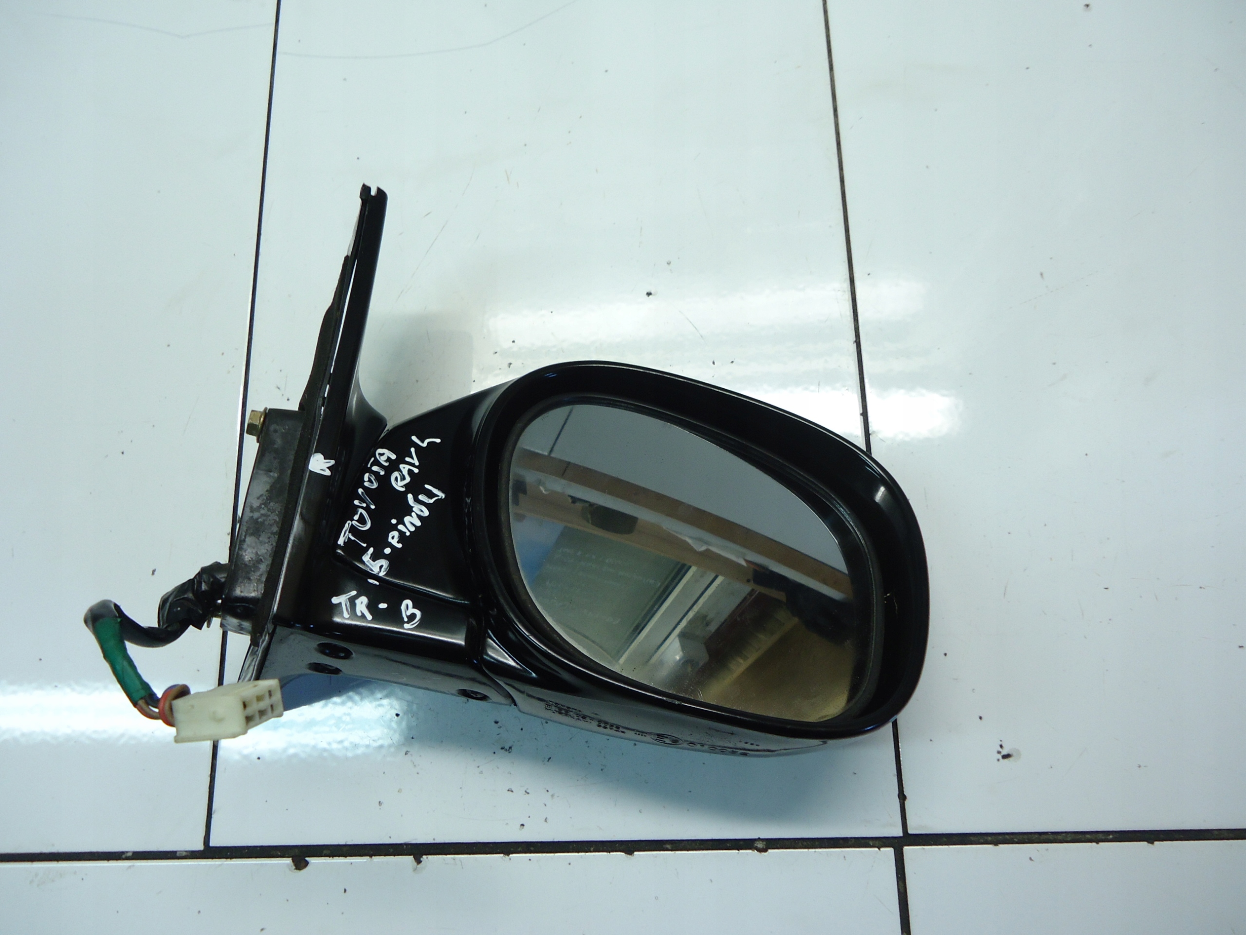 TOYOTA RAV4 mirror right 5 PIN UK ANGLIA