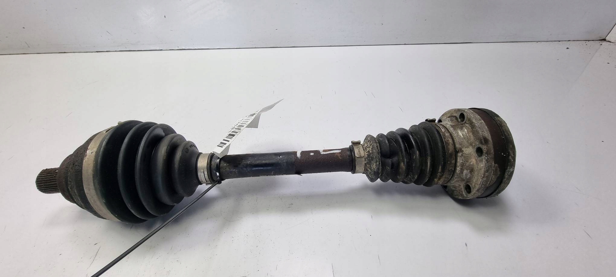 semi-axis left front 3Q0407271N VOLKSWAGEN PASSAT B8
