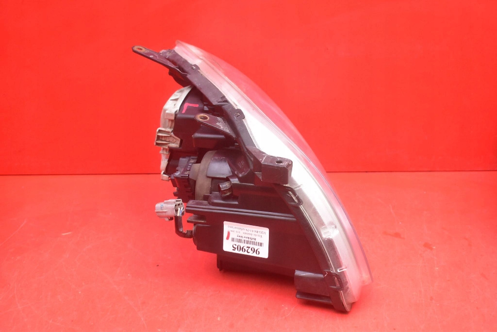 REFLEKTOR left light front lens EU TOYOTA AVENSIS T25 02-06