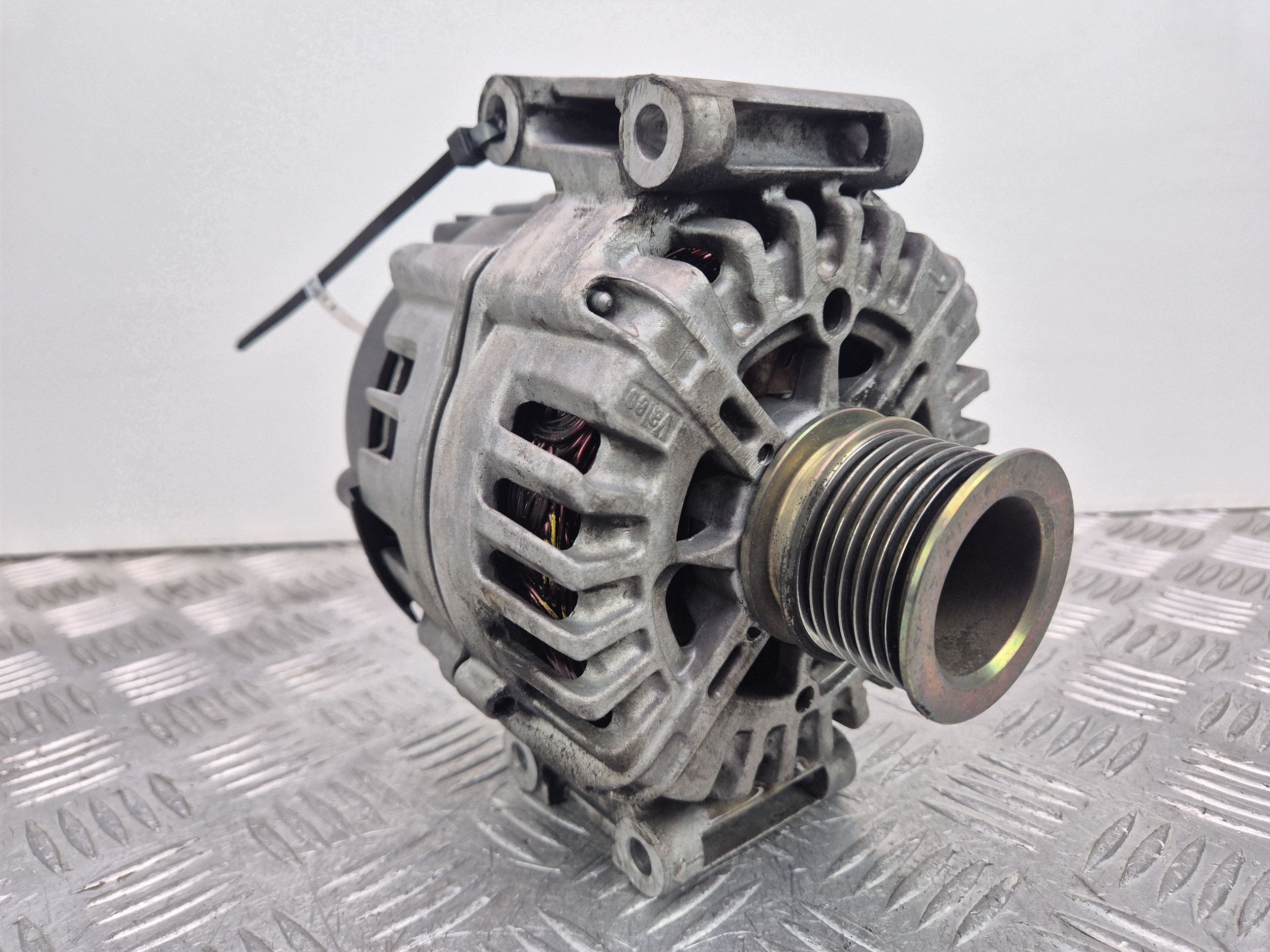Mercedes ML350 W166 3.0 alternator A0009067400
