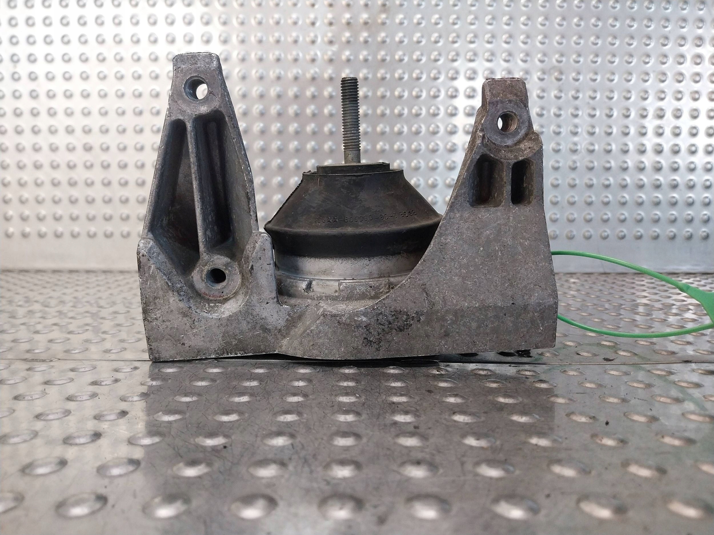 engine mount right 4A0199352A AUDI A6 C4 2.6