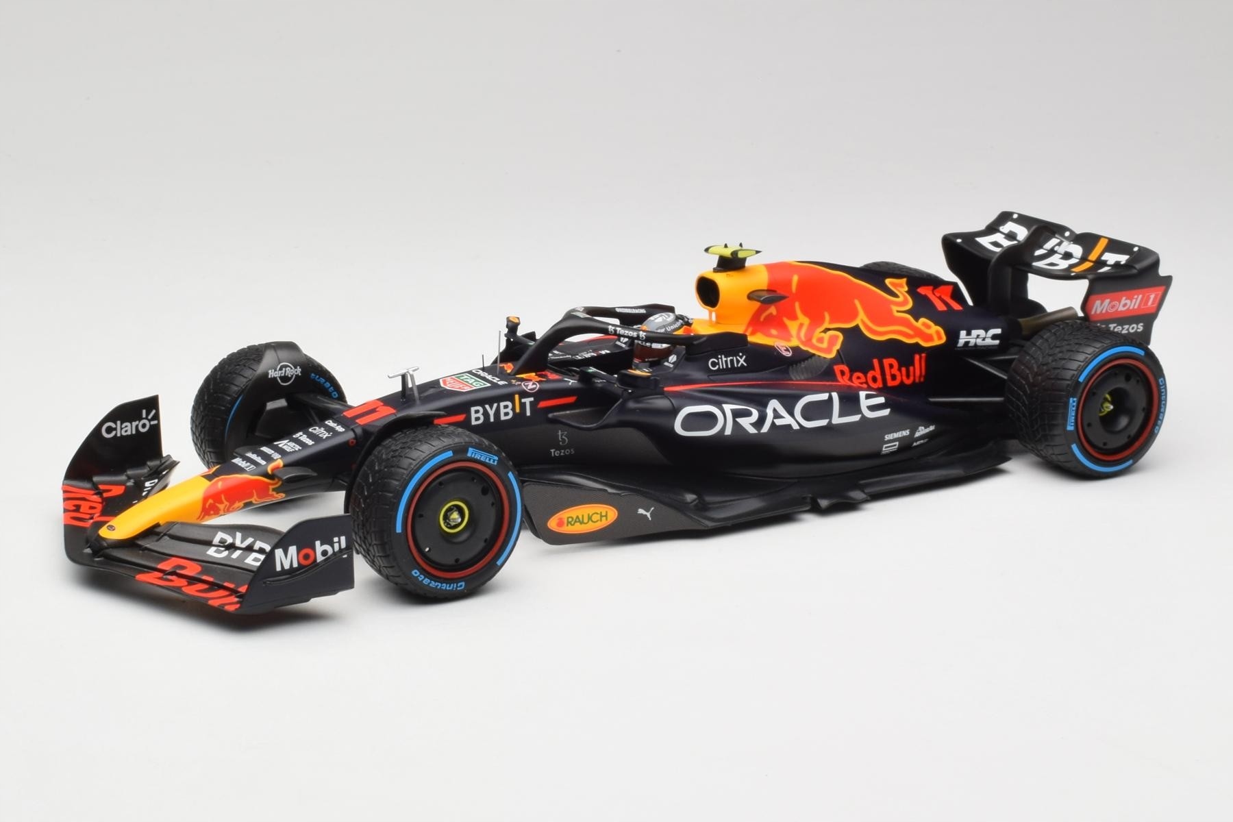 ミニチャンプス F1 Red Bull Racing RB7 1/18 1:18 Minichamps Red Bull Renault RB7 S.Vettel Winner GP