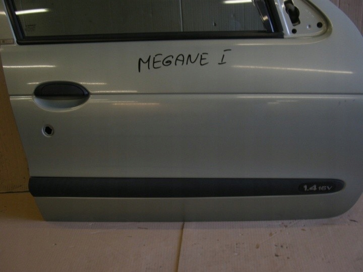 RENAULT MEGANE I DRZWI PRAWE PRZÓD Strona zabudowy przód - prawa