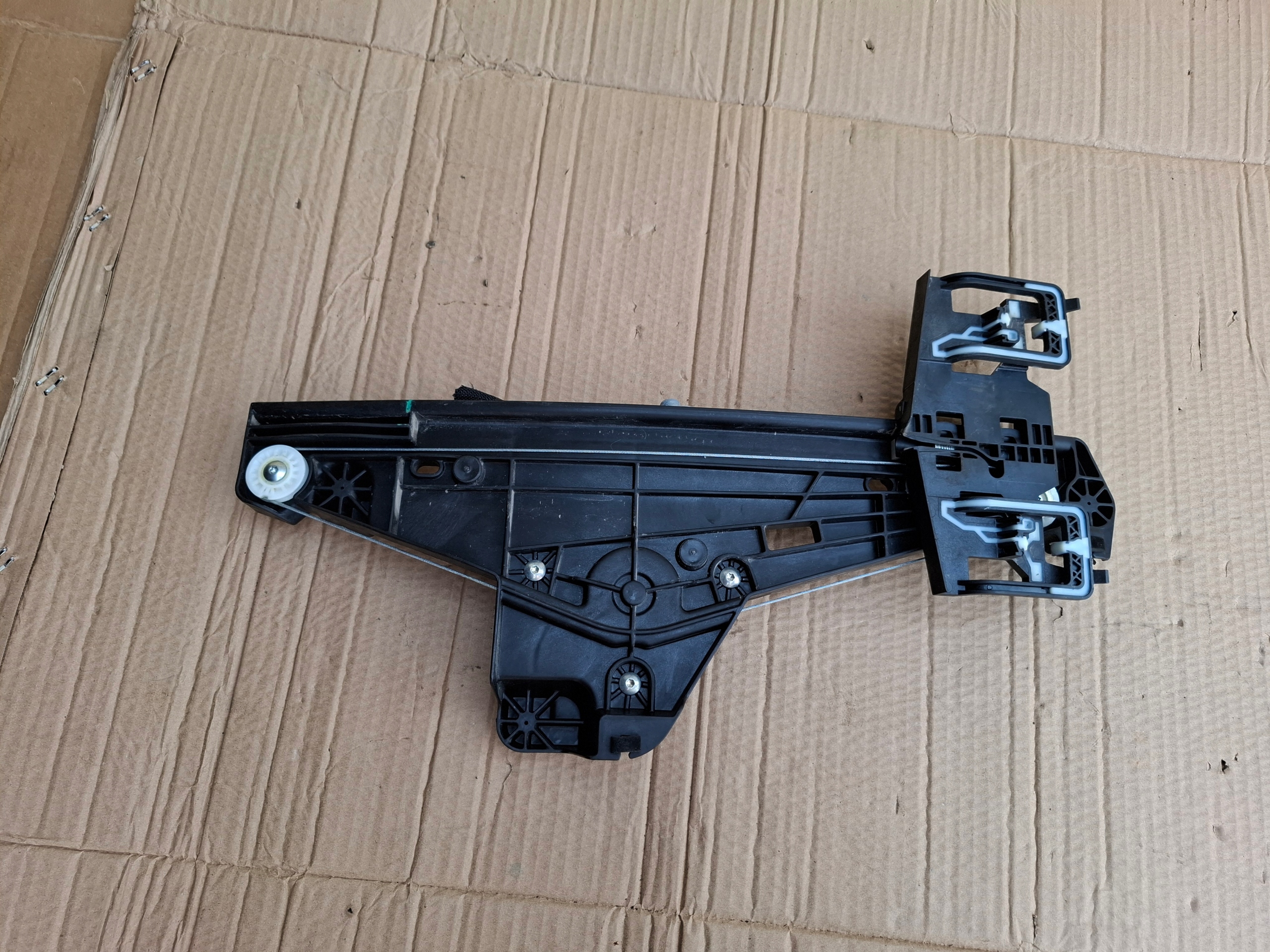 window regulator right rear part PEUGEOT 2008 II 23r