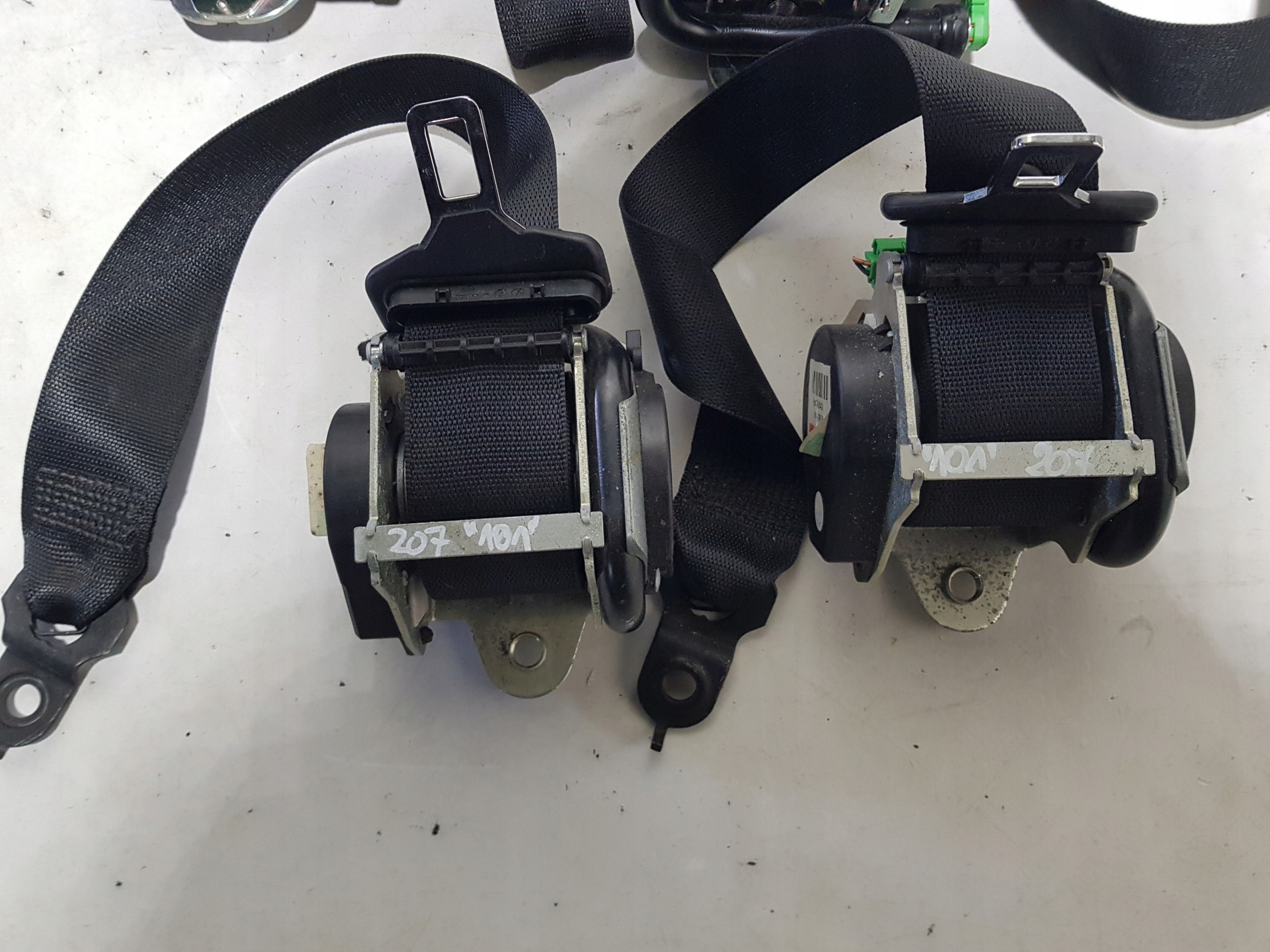 tension belts front left right KOMPLET MERCEDES W207 C207