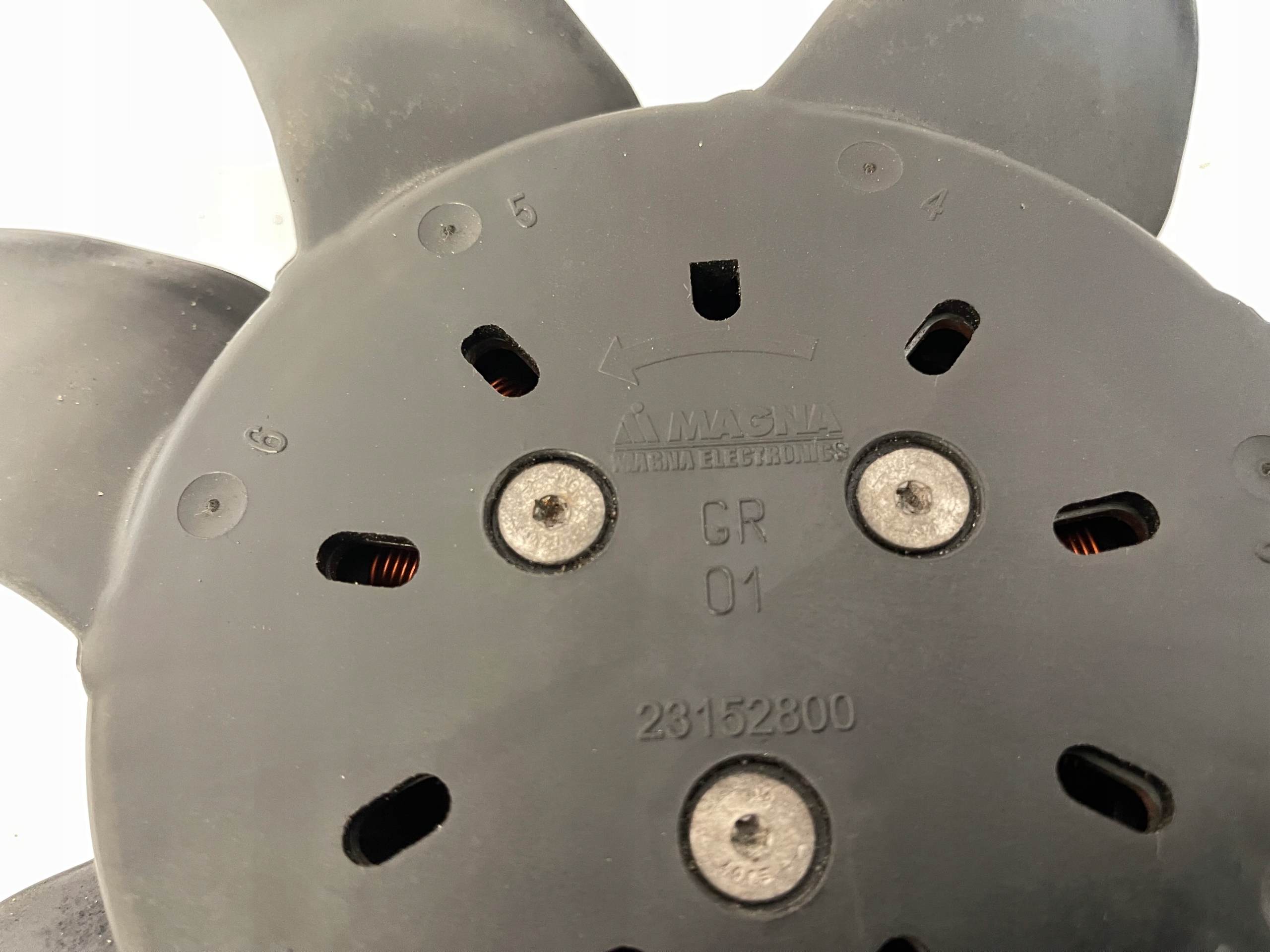 ventilátor chladiče VW PASSAT B8 5Q0121203CN vrtule