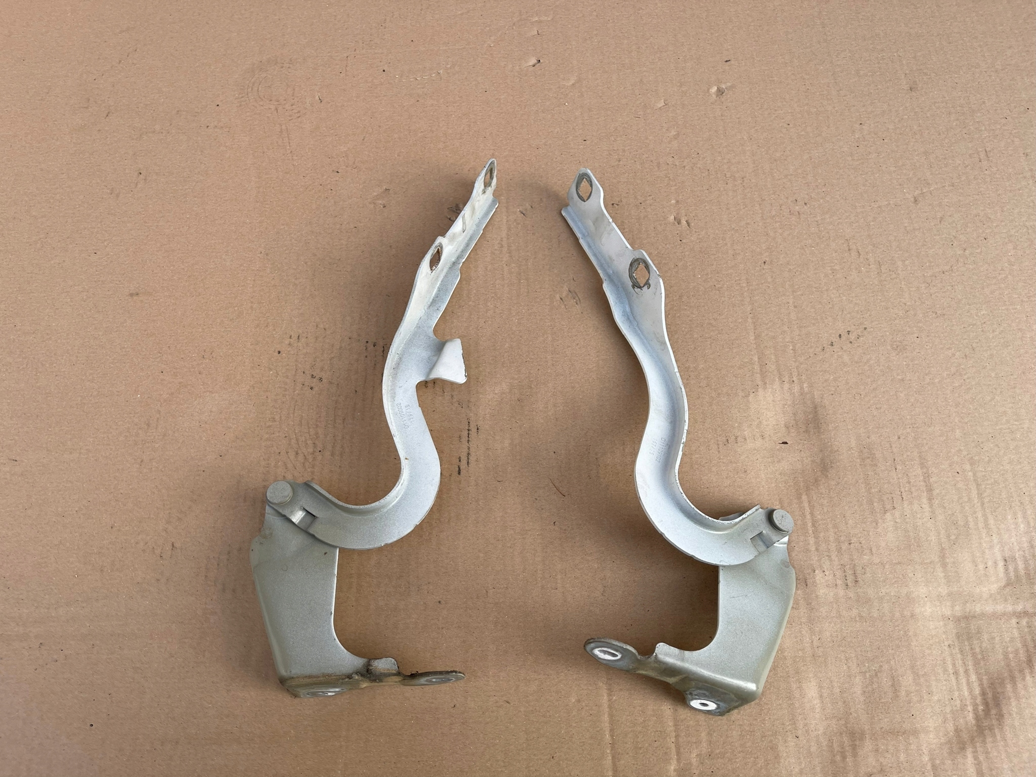 PEUGEOT 308 II T9 петля капота правая