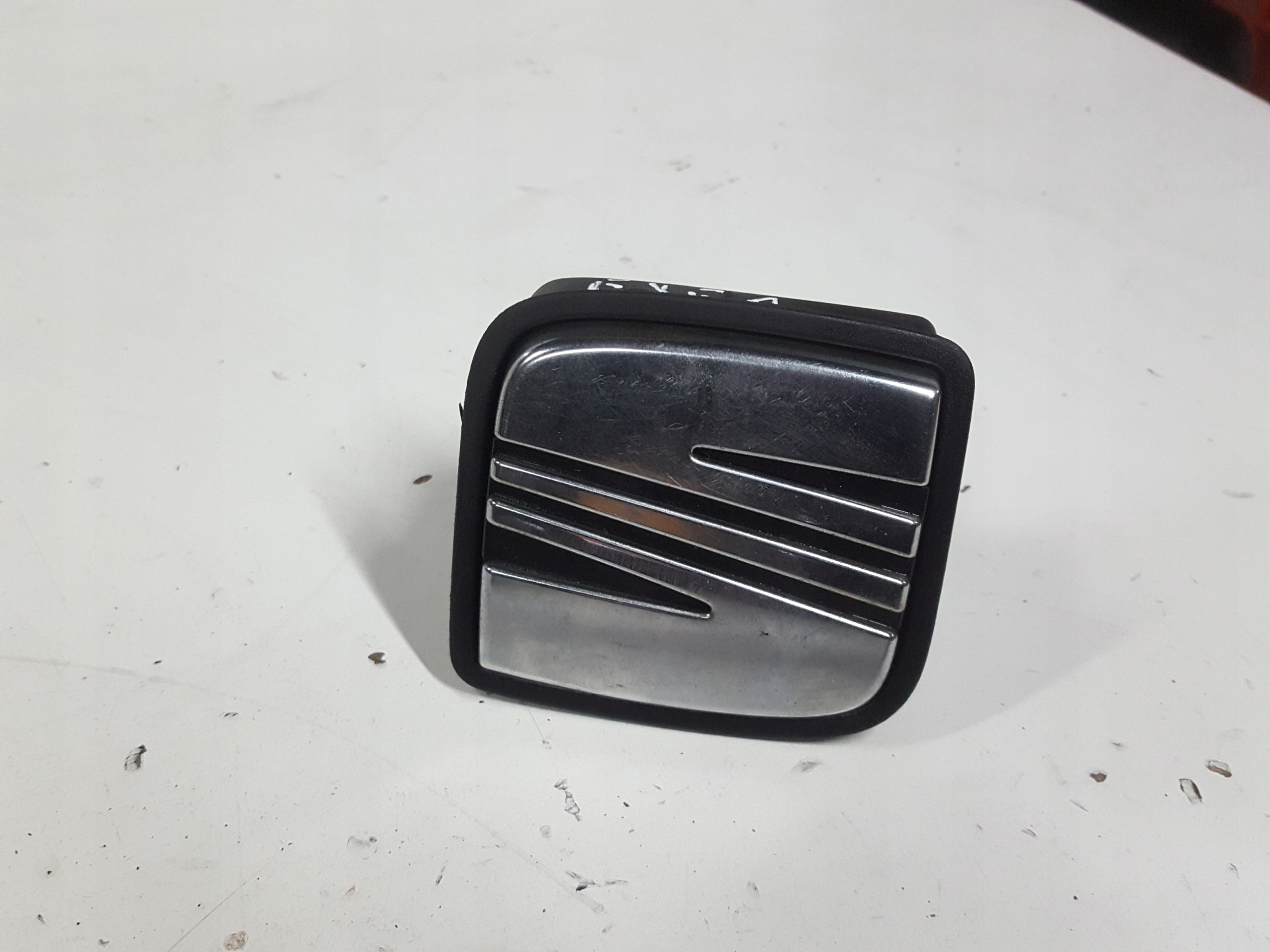 6J4827565D 6J4827565E - SEAT EXEO 09-13R Універсал ручка дверей багажника задня