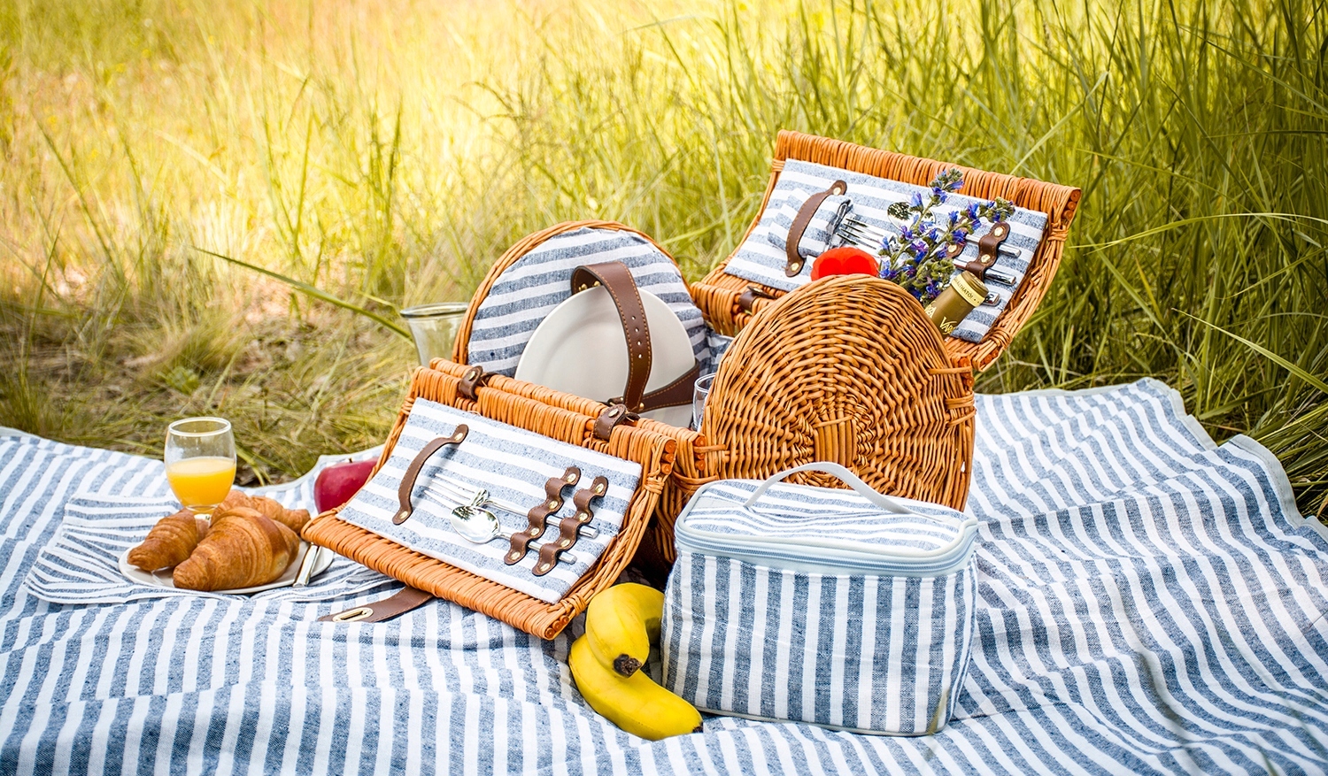 KOSZ WIKLINOWY PIKNIKOWY NA PREZENT NA RAMIĘ ELEGANCKI MIKOŁAJKI ROCZNICA Głębokość produktu 30 cm