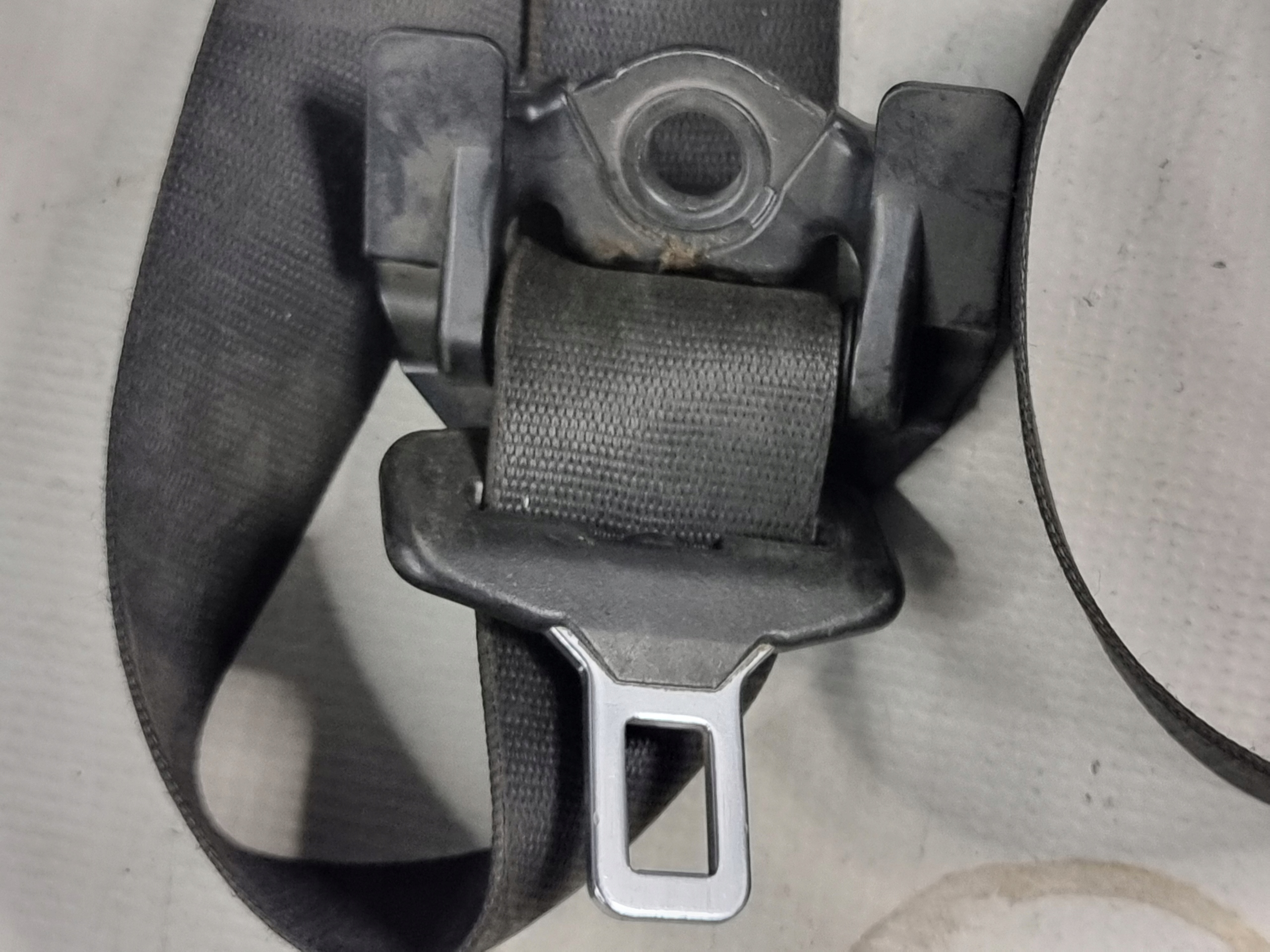 tension belt safety left front OE 561078501 BMW SERII 7 E65